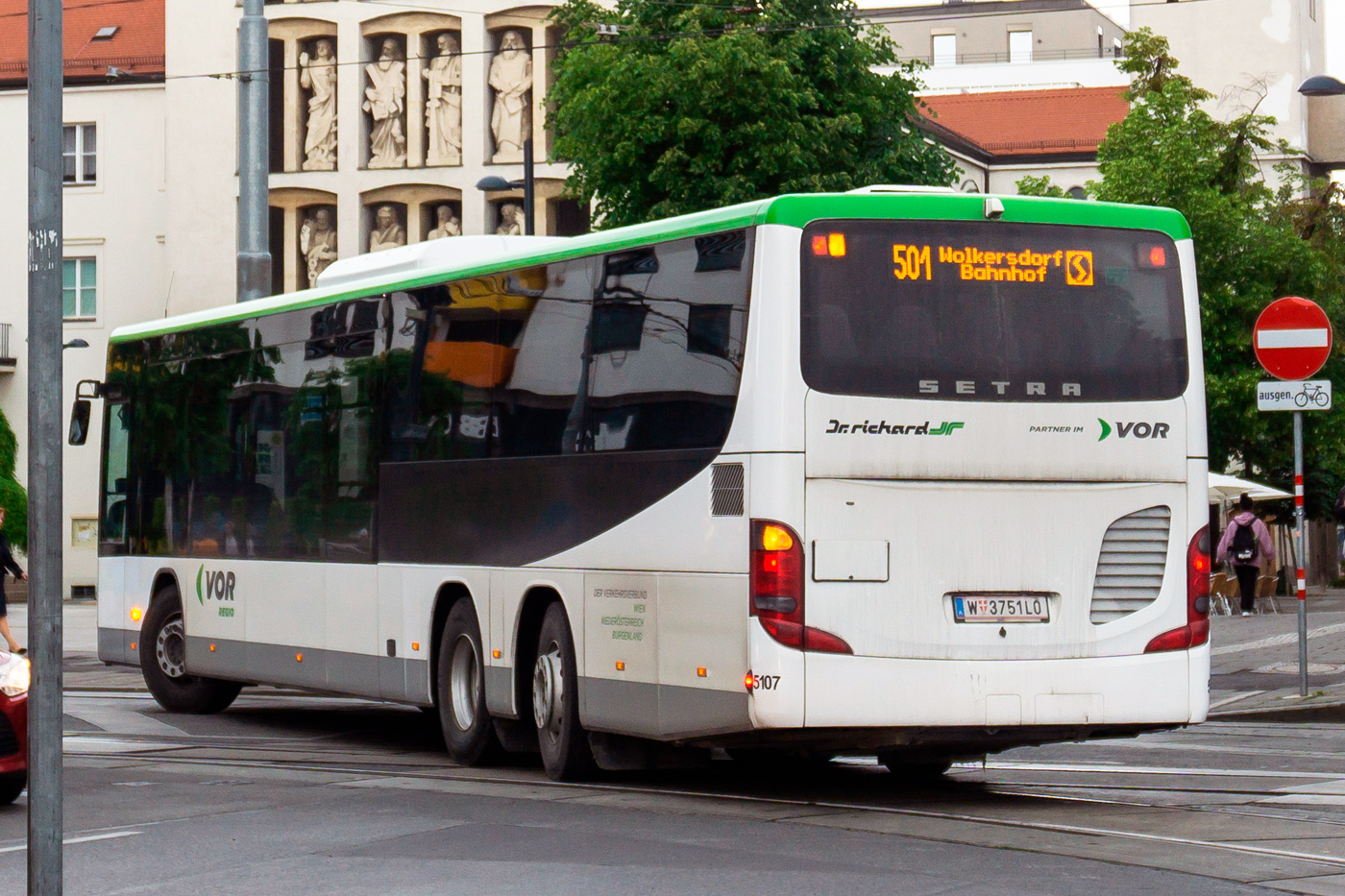 Rakousko, Setra S418LE business č. 5107