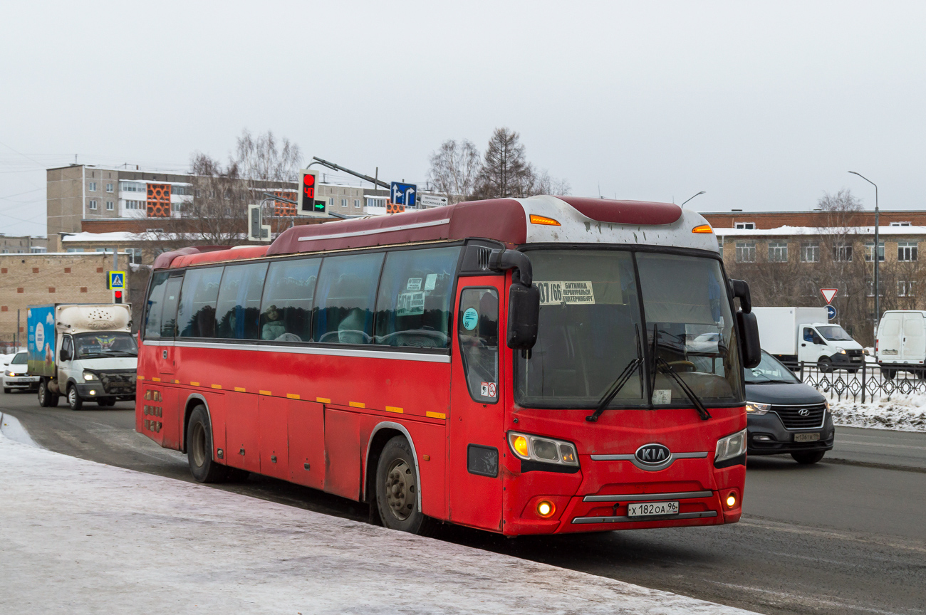 Свердловская область, Kia Granbird № Х 182 ОА 96