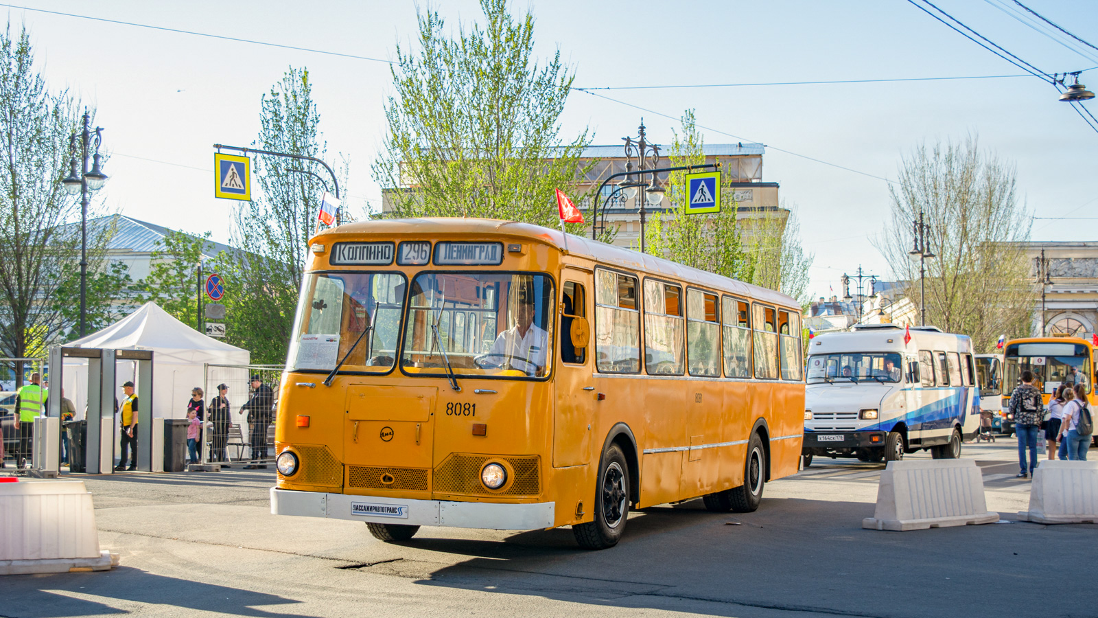 Petrohrad, LiAZ-677M č. 8081; Petrohrad — V International Transport Festival "SPbTransportFest-2024"