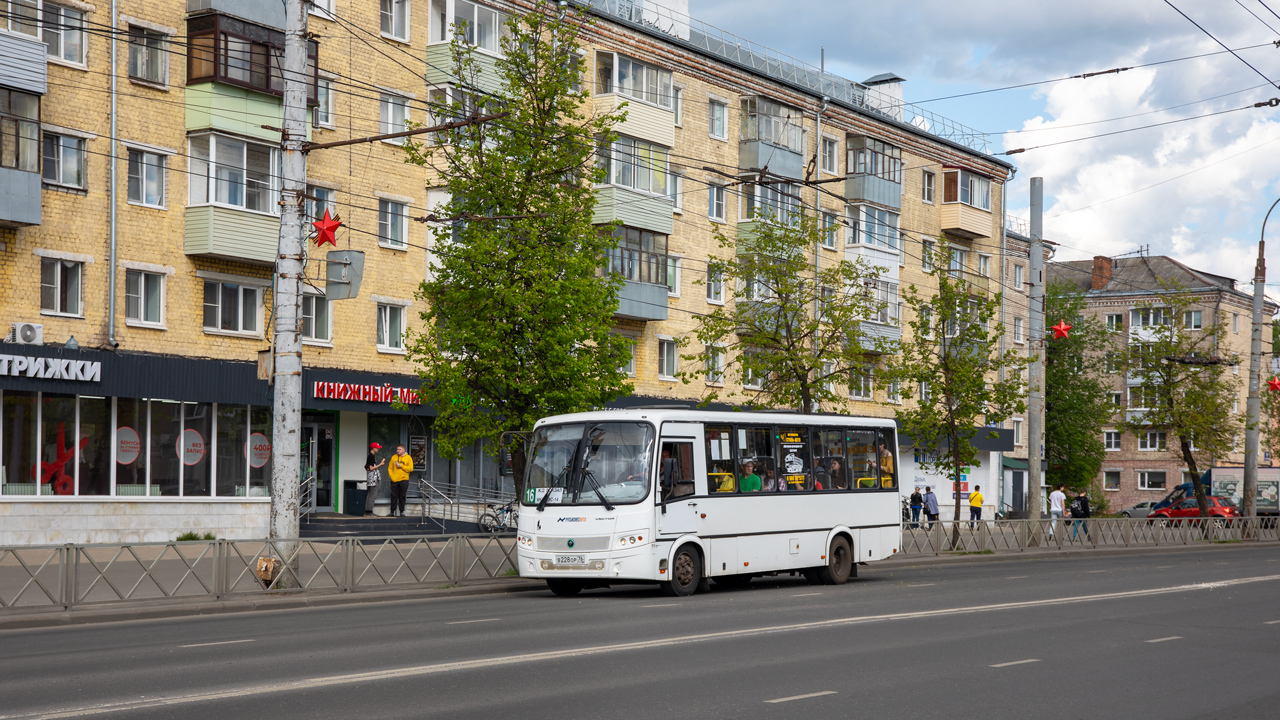 Yaroslavl region, PAZ-320412-04 "Vector" Nr. В 228 ОР 76