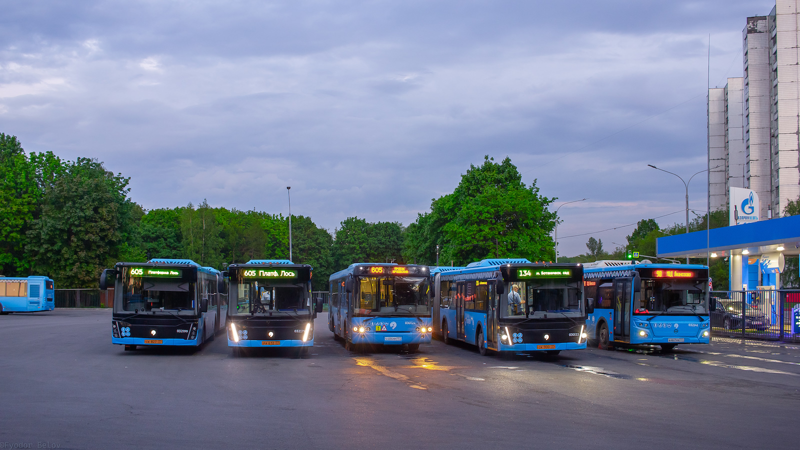 Μόσχα, LiAZ-6213.65 # 032179; Μόσχα, LiAZ-5292.22-01 # 030124; Μόσχα — Bus stations