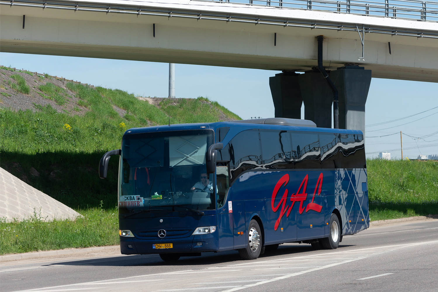 Молдавия, Mercedes-Benz Tourismo II 15RHD № CNW 888