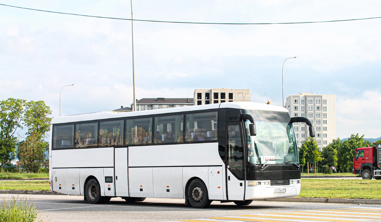 Ростовская область, MAN A13 Lion's Coach RH422 № Е 620 КО 761