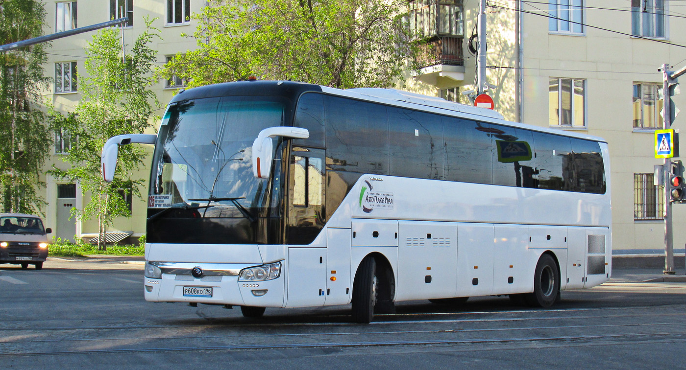 Свердловская область, Yutong ZK6122H9 № Р 608 КО 196
