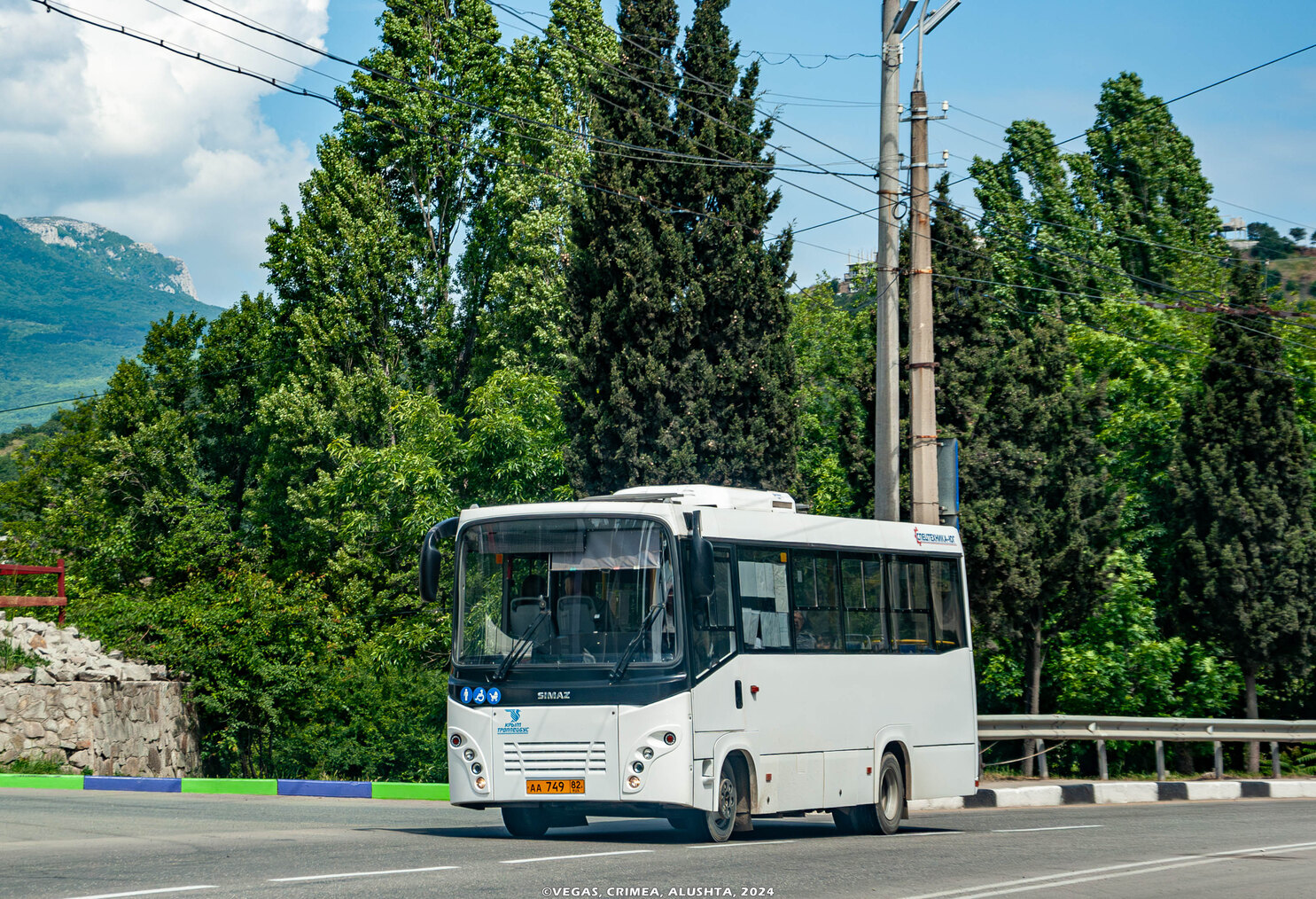 Республика Крым, СИМАЗ-2258 № АА 749 82