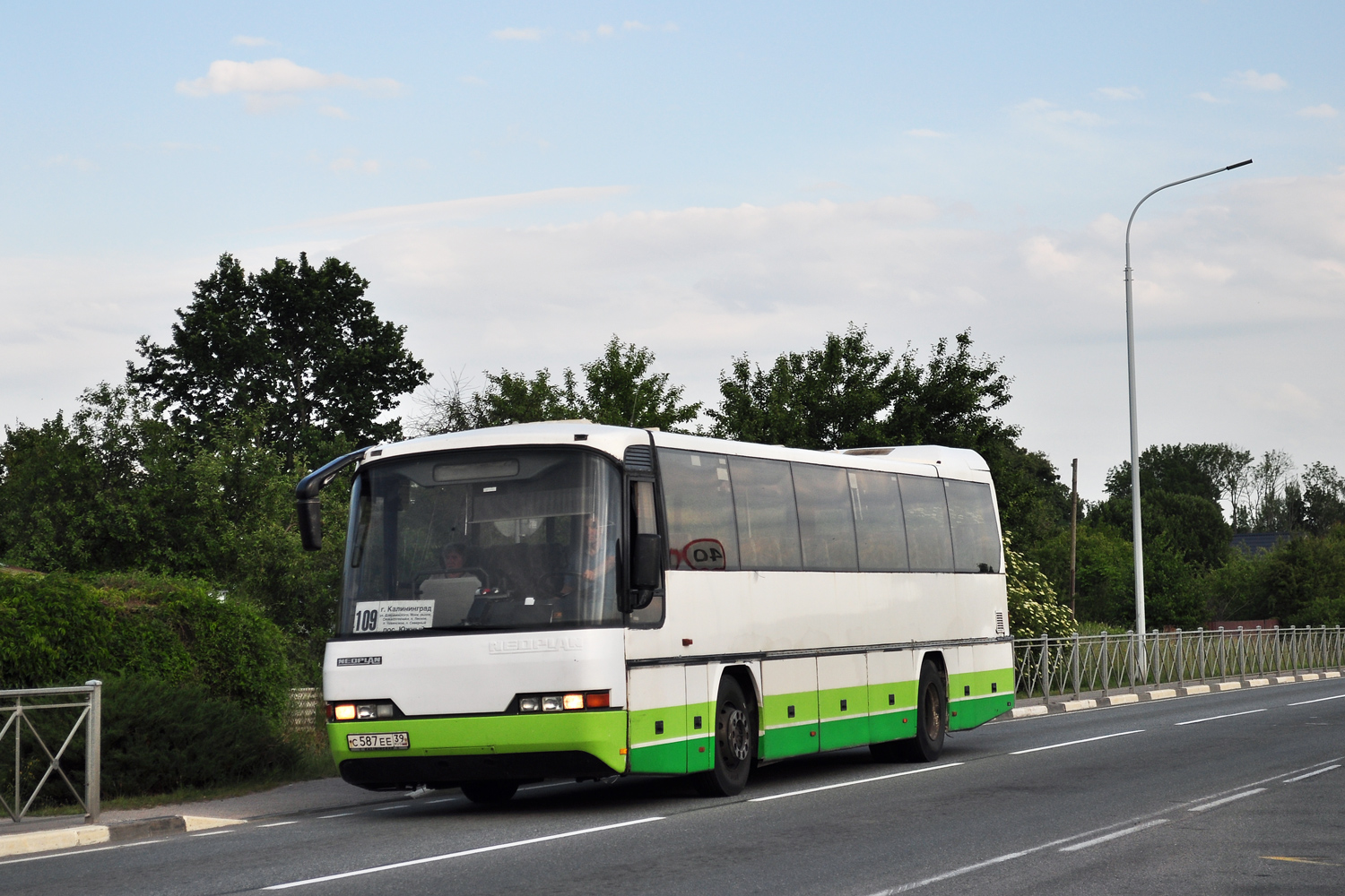Kaliningrad region, Neoplan N316Ü Transliner # С 587 ЕЕ 39