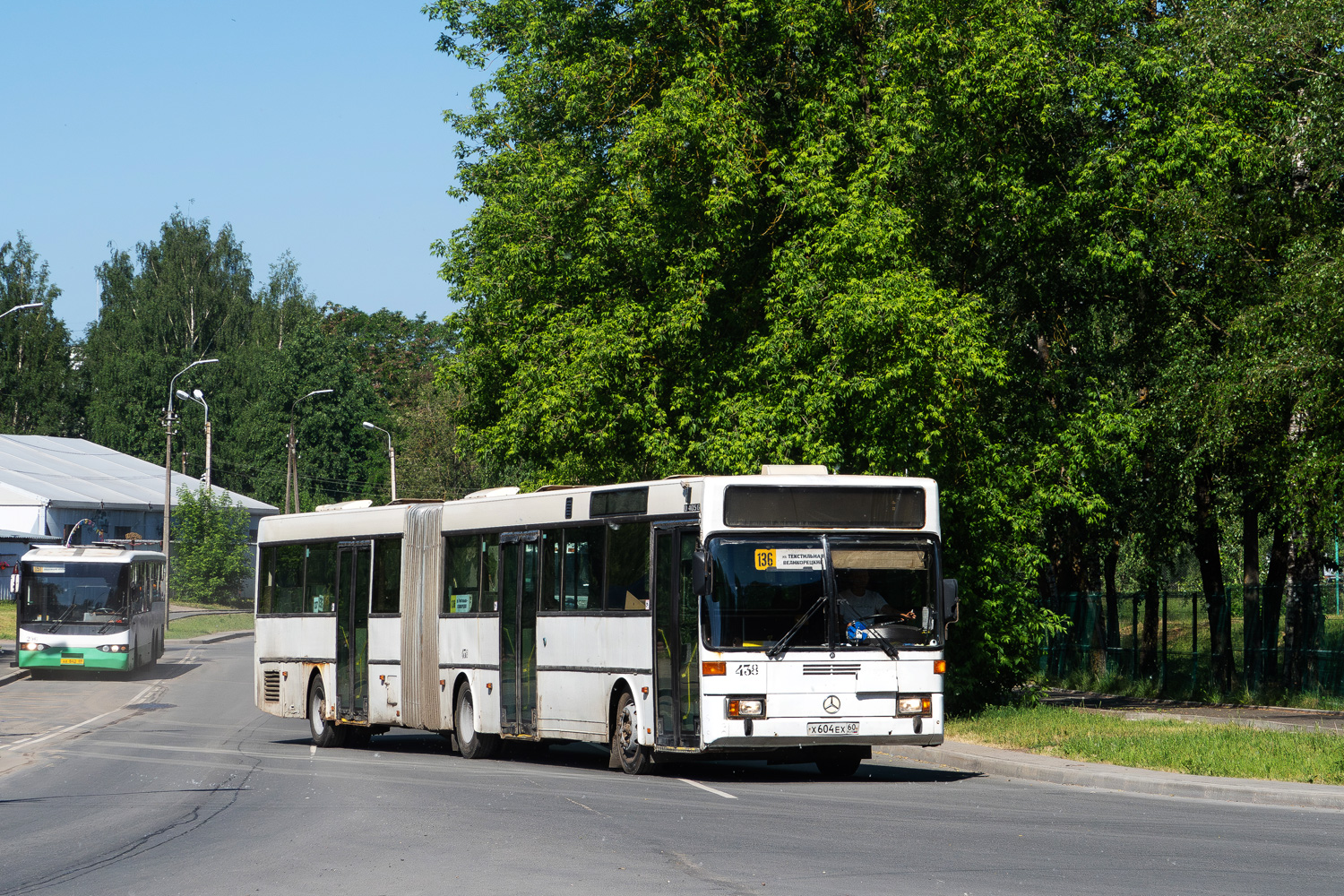 Oblast Pskow, Mercedes-Benz O405G Nr. 438