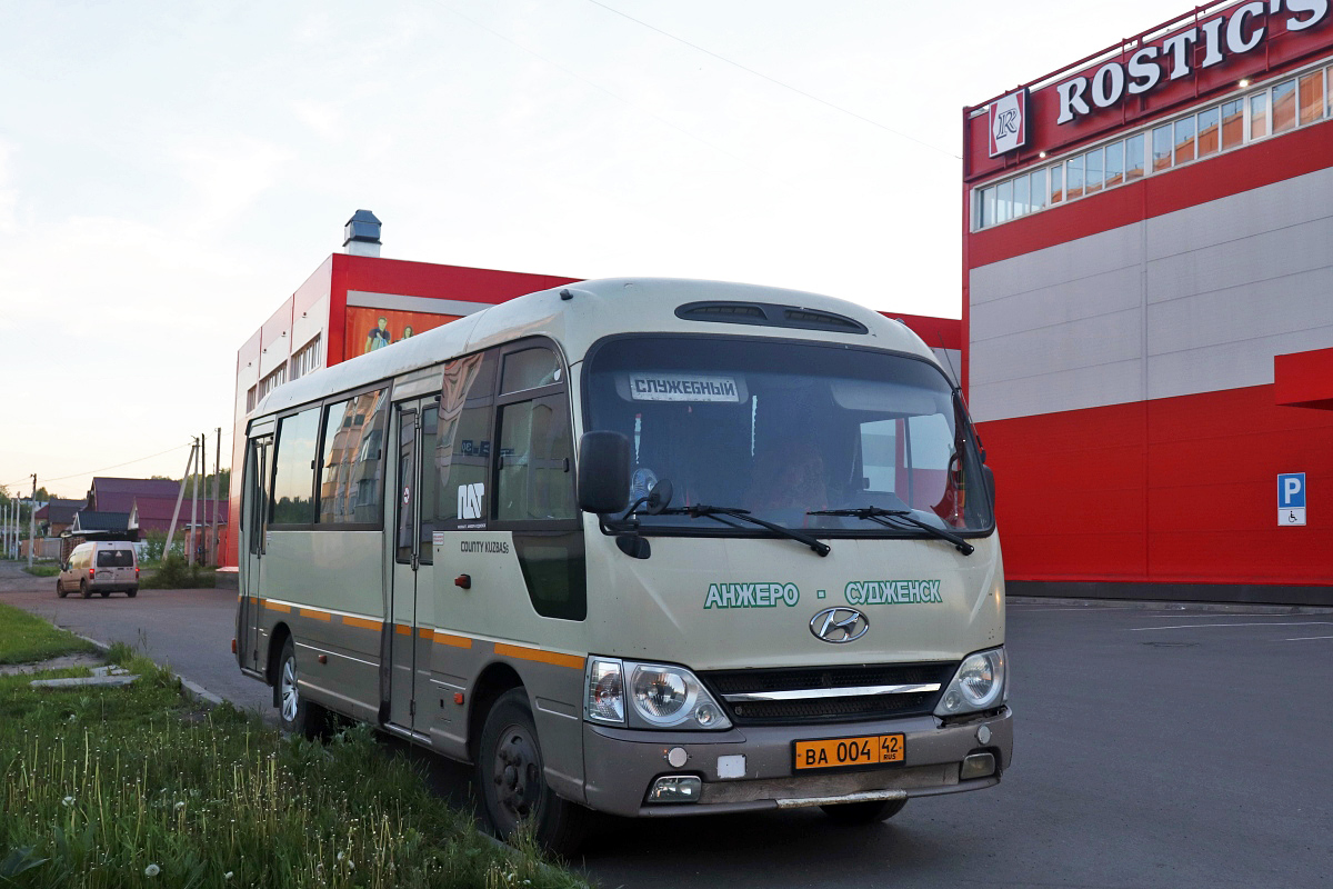 Кемеровская область - Кузбасс, Hyundai County Kuzbass № ВА 004 42