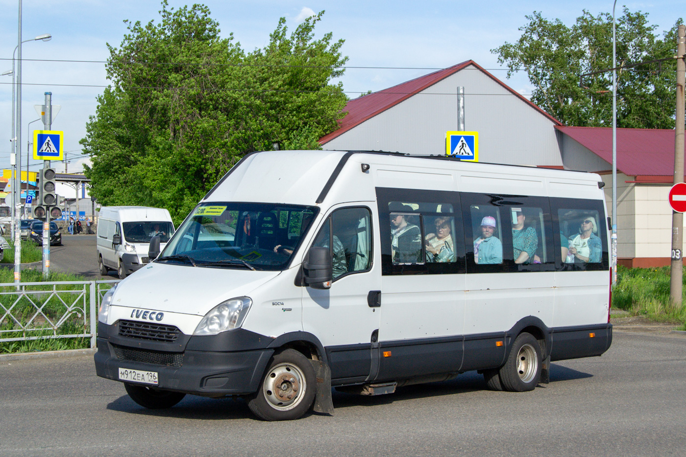 Свердловская область, Нижегородец-2227UR (IVECO Daily) № М 912 ЕА 196