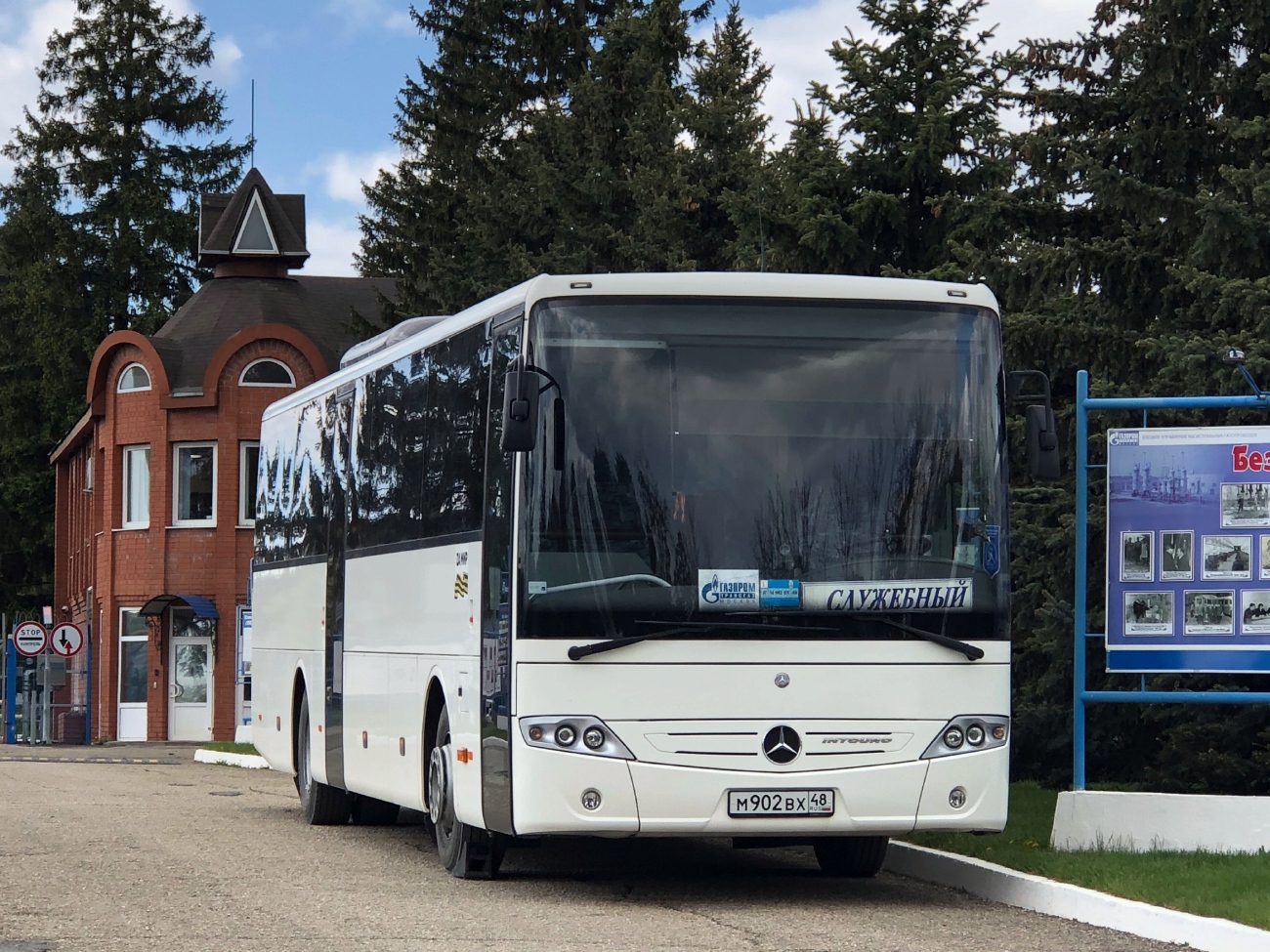 Липецкая область, Mercedes-Benz Intouro II № М 902 ВХ 48