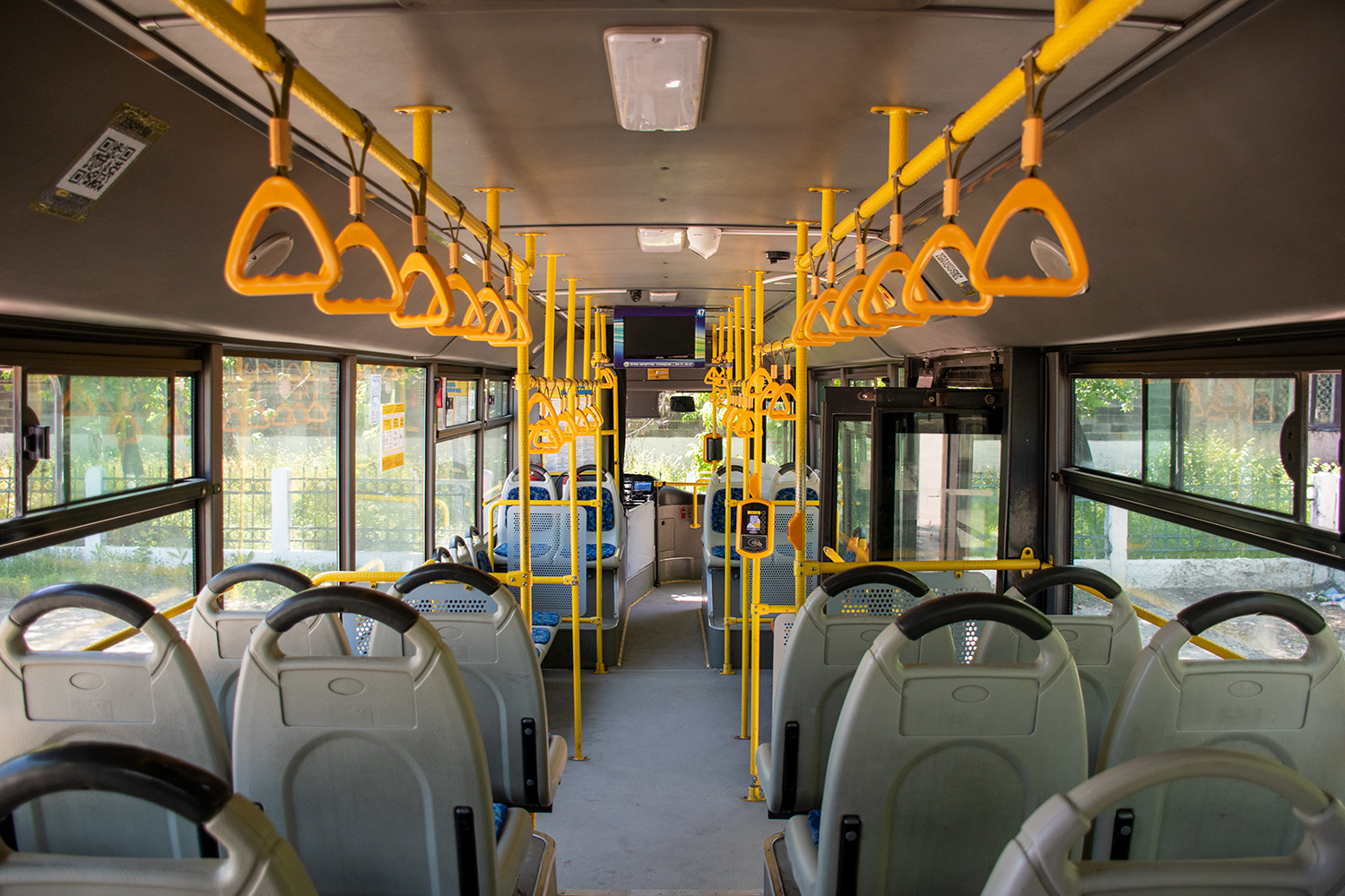 Карагандинская область, Yutong ZK6118HGA № 523 AD 09