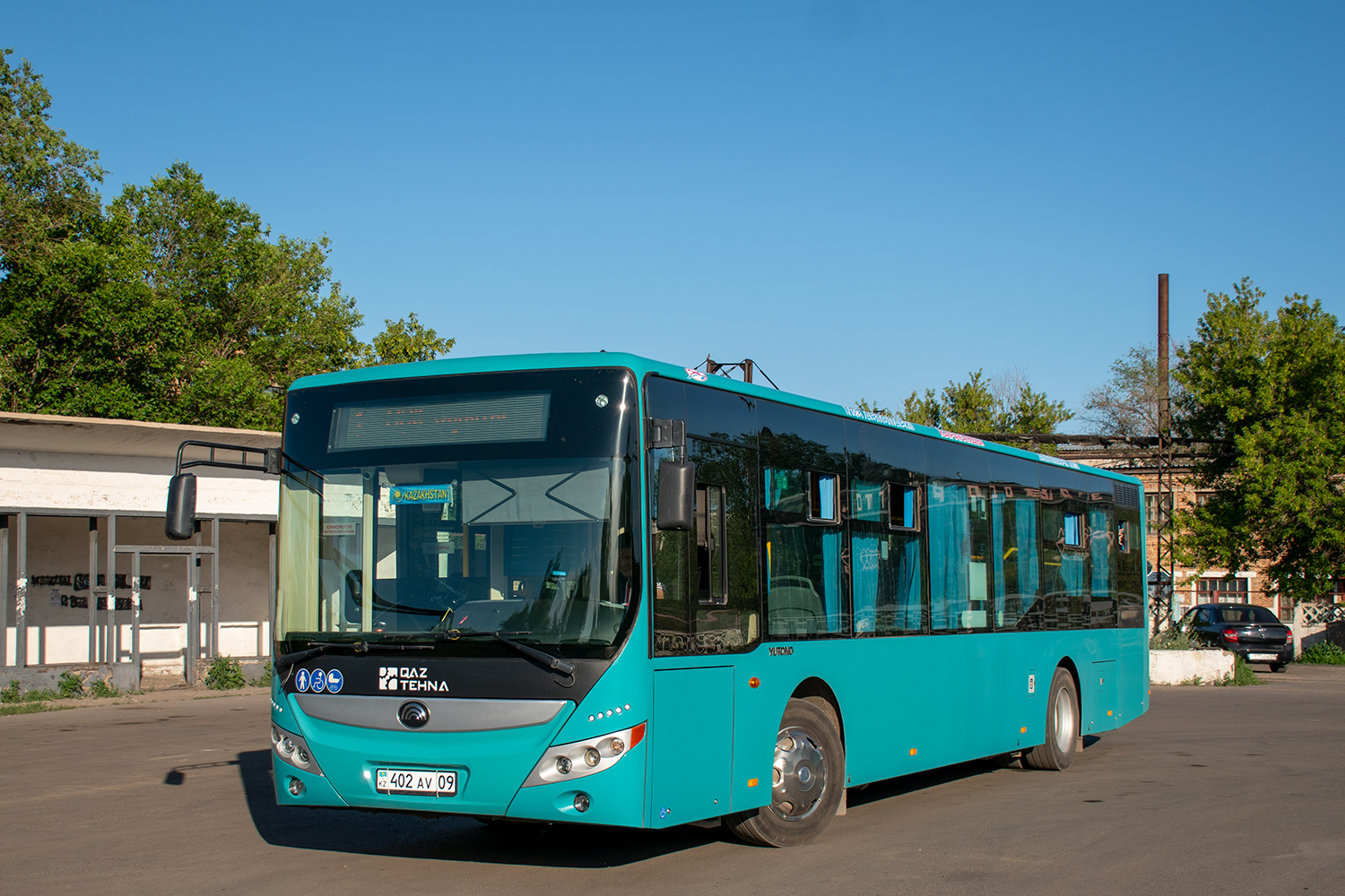 Карагандинская область, Yutong ZK6118HGA (QazTehna) № 402 AV 09