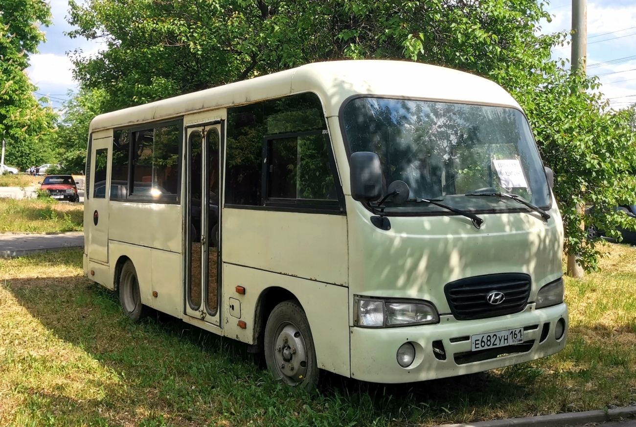 Ростовская область, Hyundai County SWB C08 (РЗГА) № Е 682 УН 161