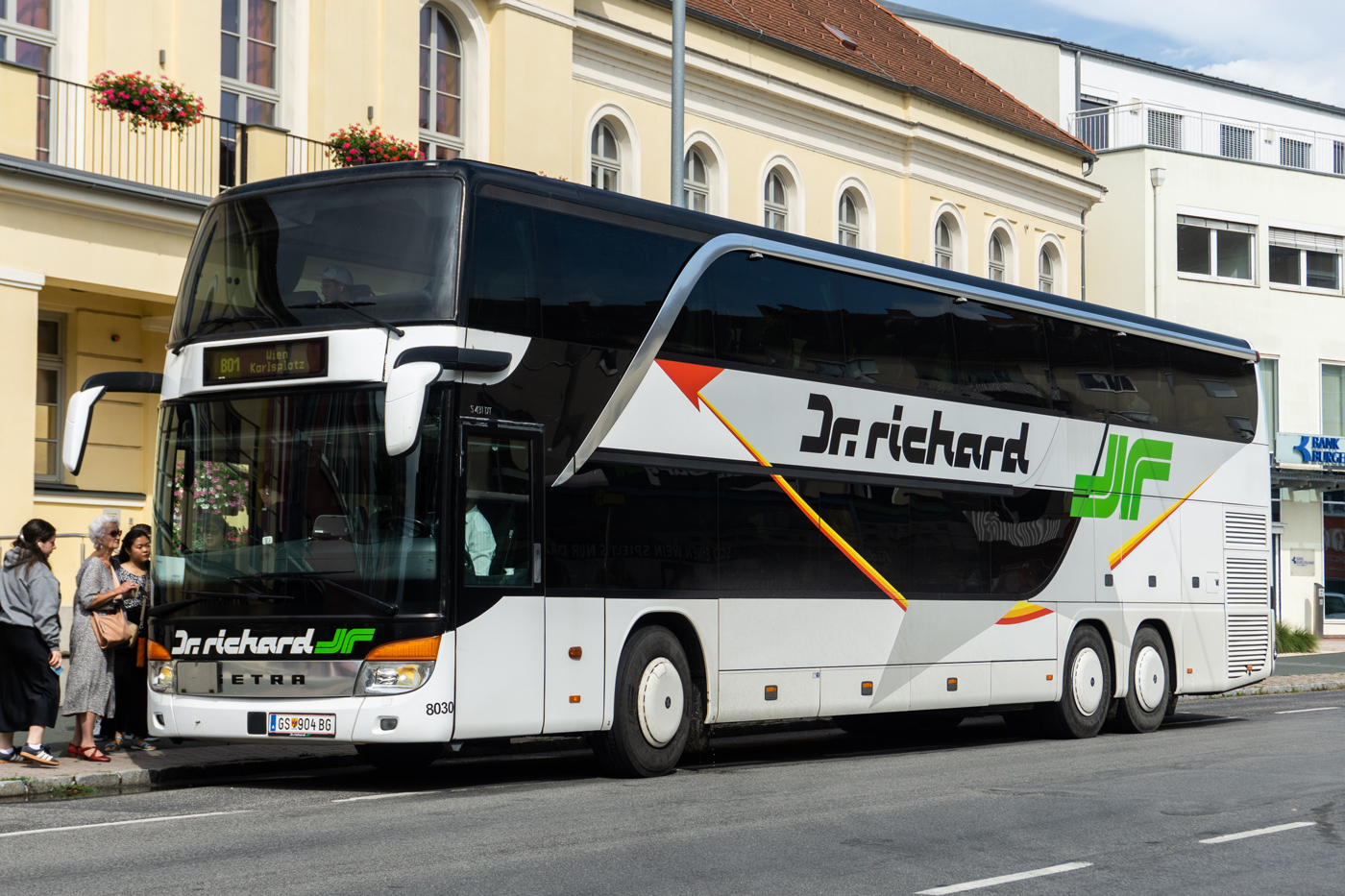 Austrijā, Setra S431DT № 8030