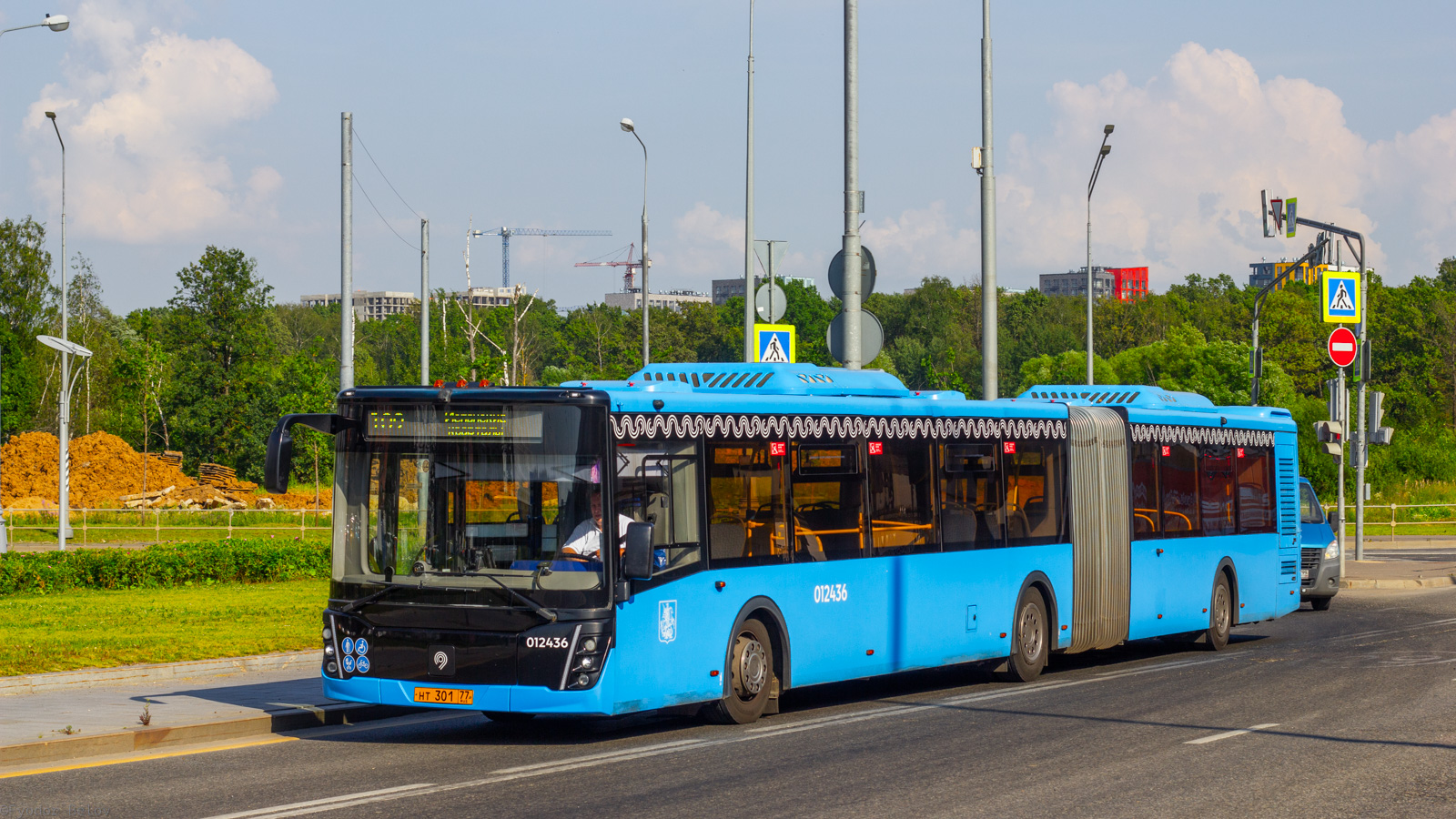 Moskva, LiAZ-6213.65 č. 012436