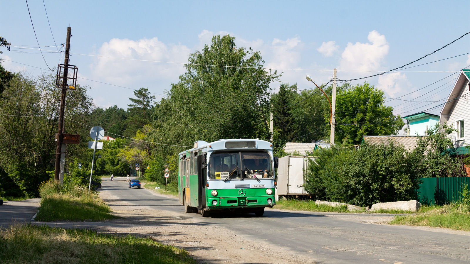 Свердловская область, Mercedes-Benz O305 № Х 743 ЕМ 96