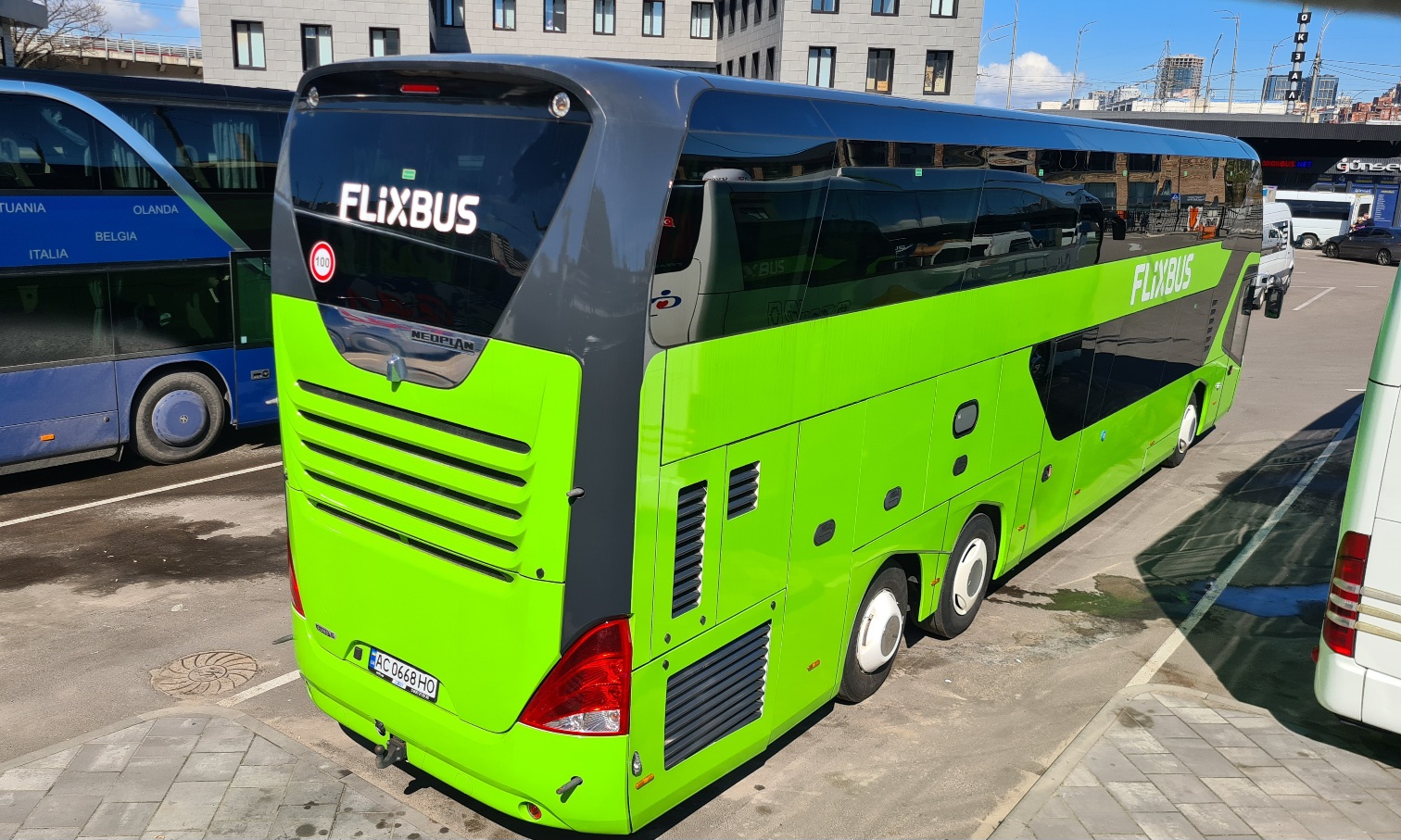 Киев, Neoplan P06 N1222/3L Skyliner L № AC 0668 HO