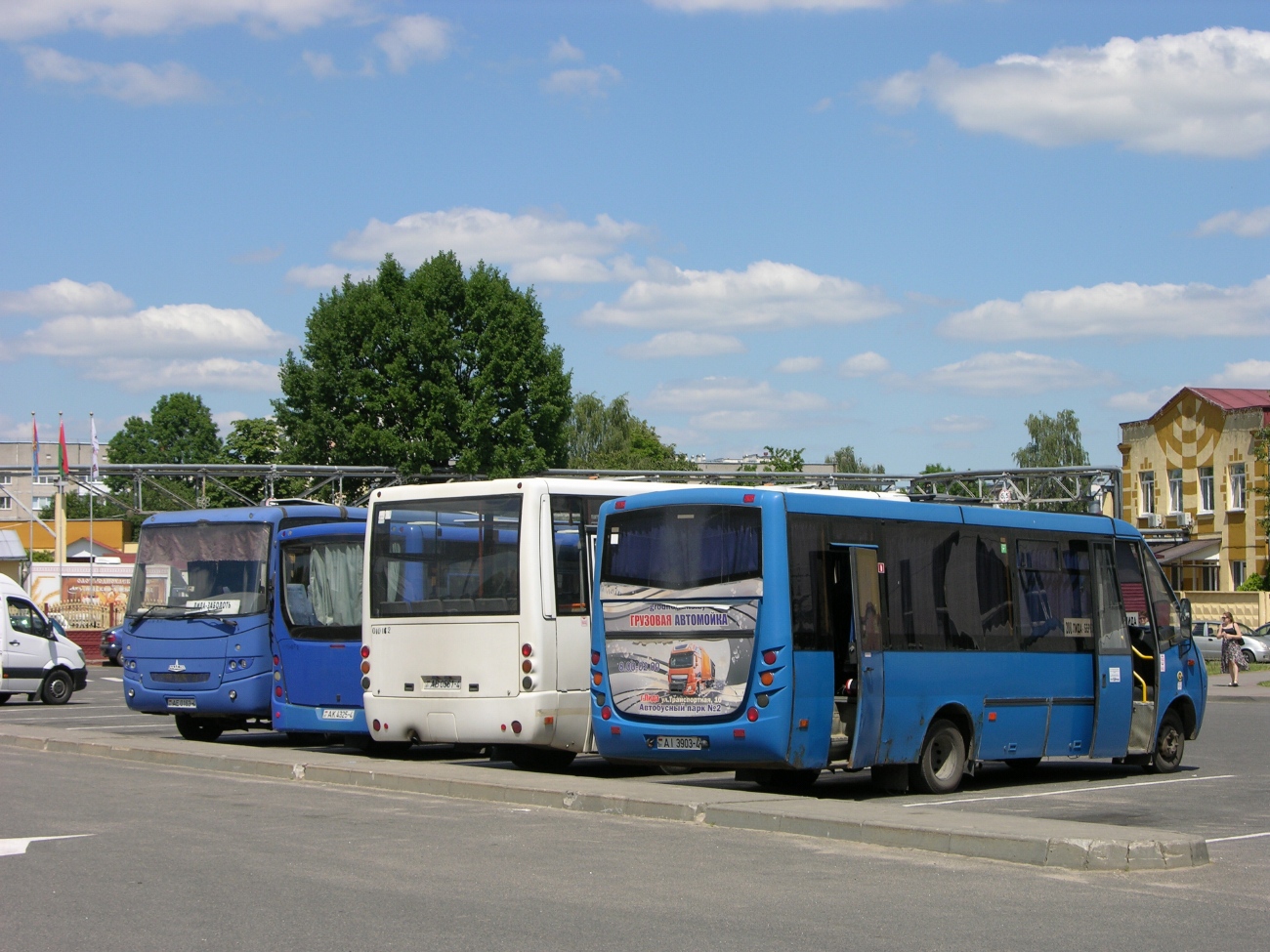 Гродненская область, МАЗ-256.270 № 010162; Гродненская область, Неман-420224-11 № 011478