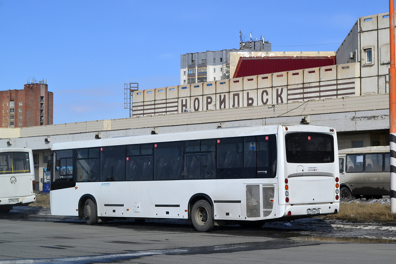 Красноярский край, НефАЗ-5299-11-52 № Е 715 ОН 164