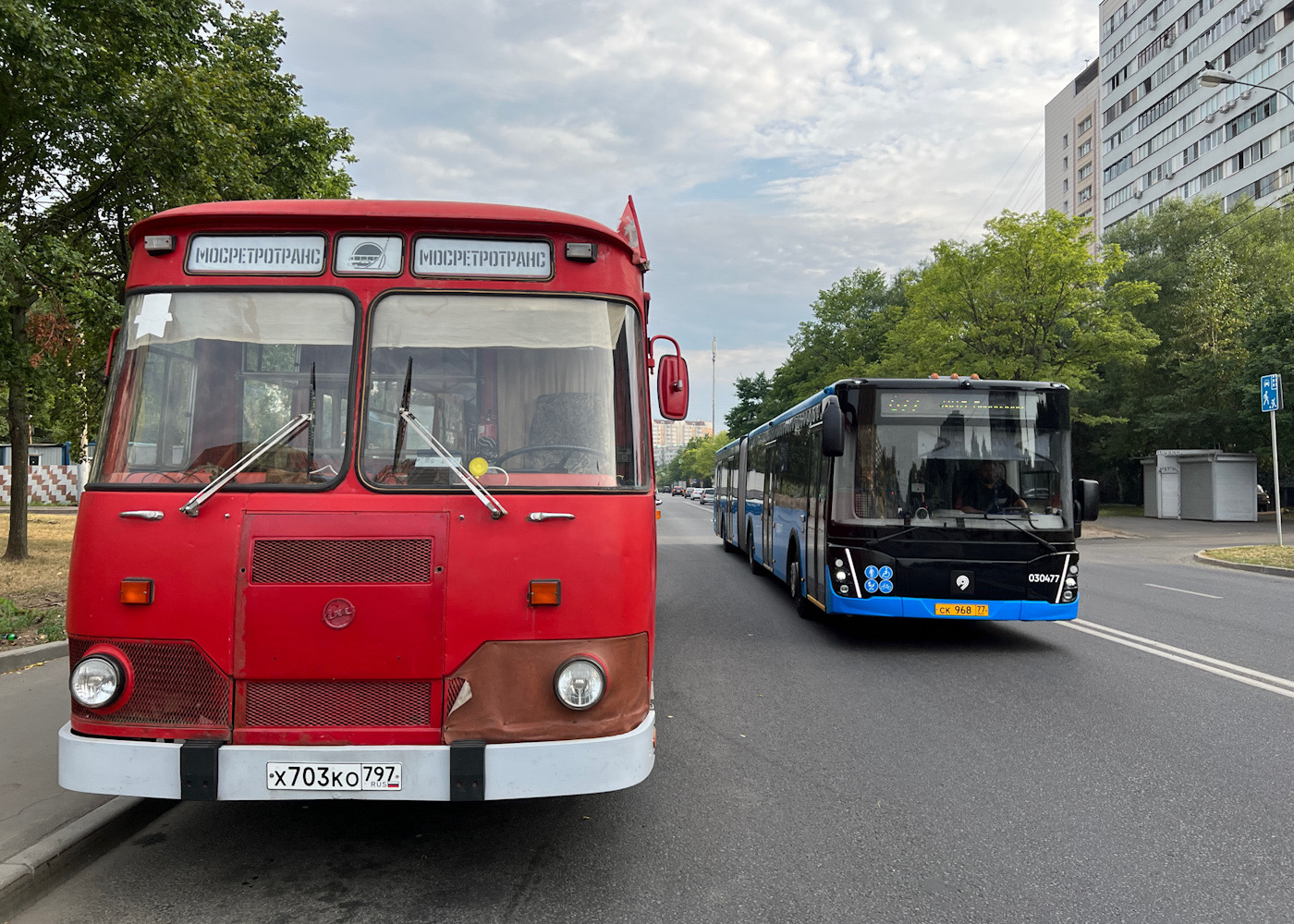 Moskva, LiAZ-677MB č. Х 703 КО 797; Moskva, LiAZ-6213.65 č. 030477