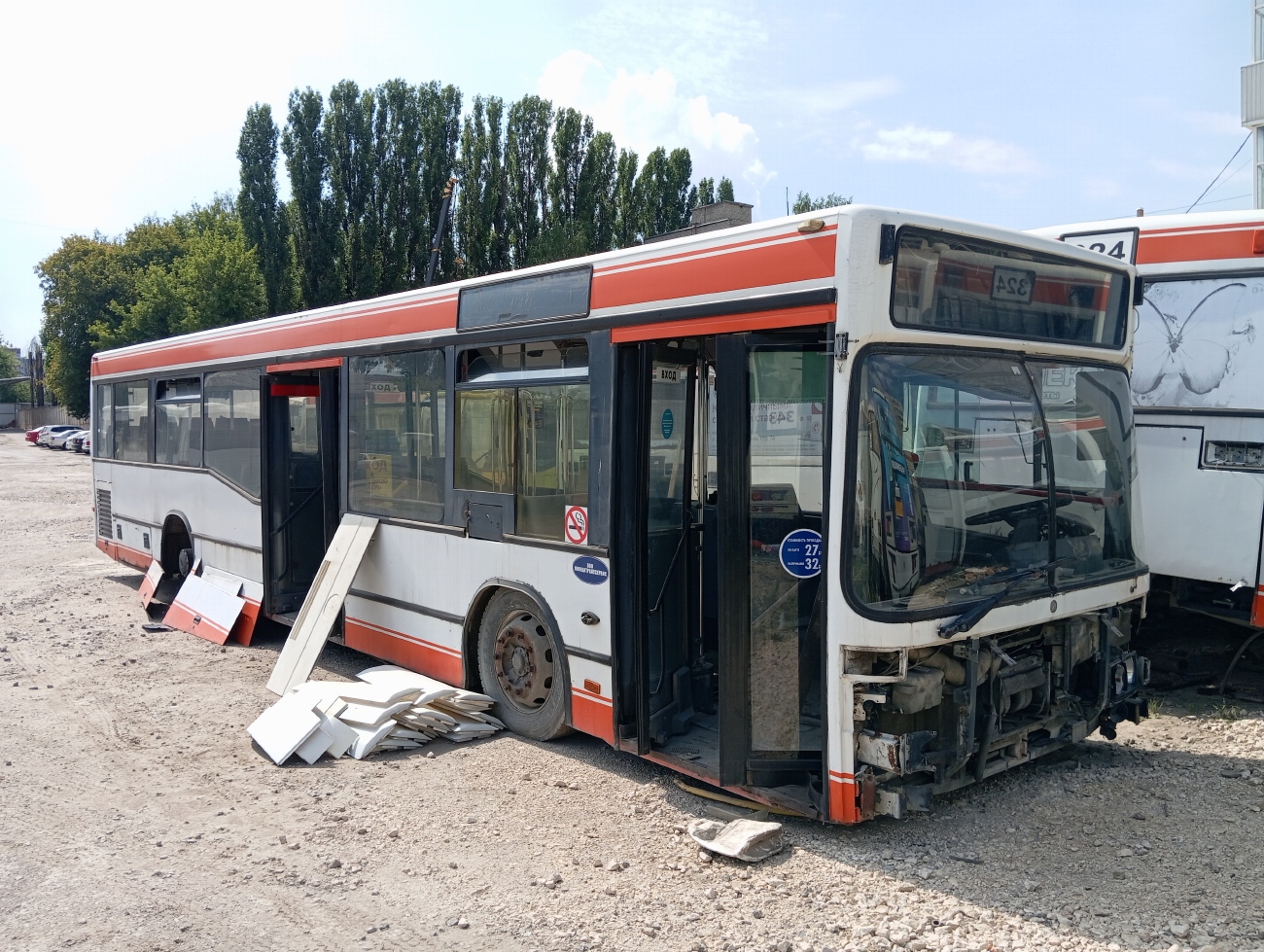 Lipetsk region, Mercedes-Benz O405N2 č. Н 117 РТ 48