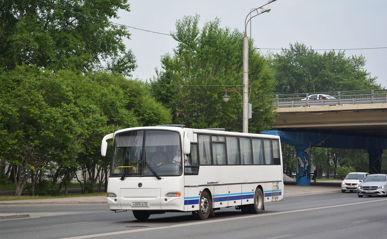 Тюменская область, КАвЗ-4238-02 № Н 269 СВ 72