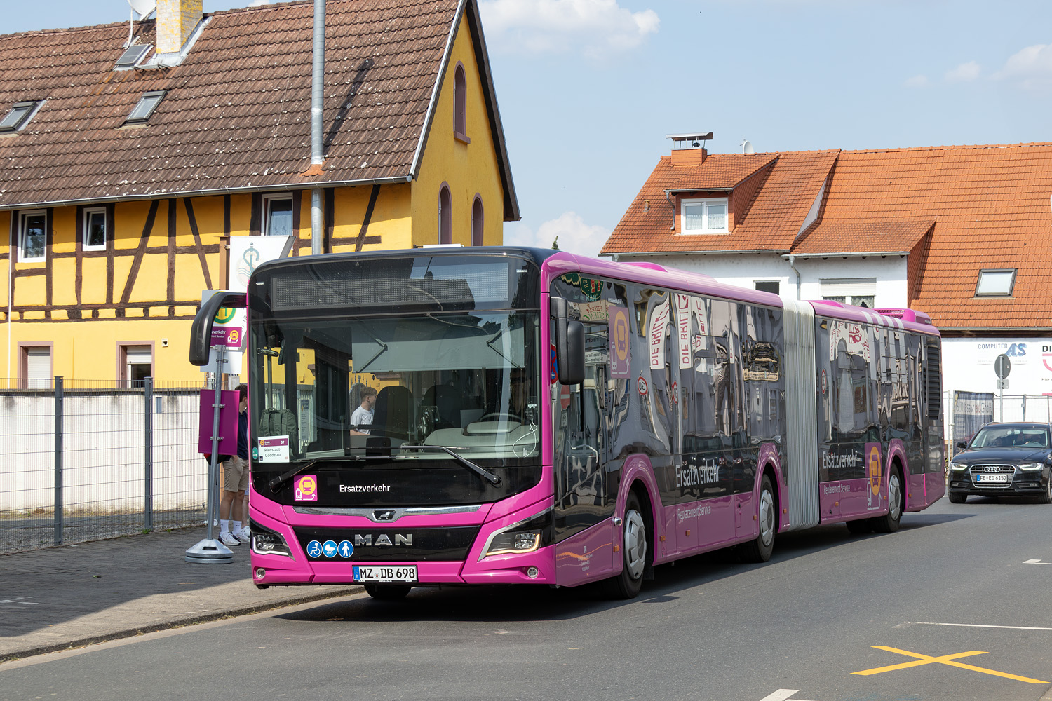 Rheinland-Pfalz, MAN 18C Lion's City 18 NG360 EfficientHybrid Nr. MZ-DB 698; Hessen — SEV · Riedbahn · Frankfurt am Main <> Mannheim · 15.07.2024 — 14.12.2024