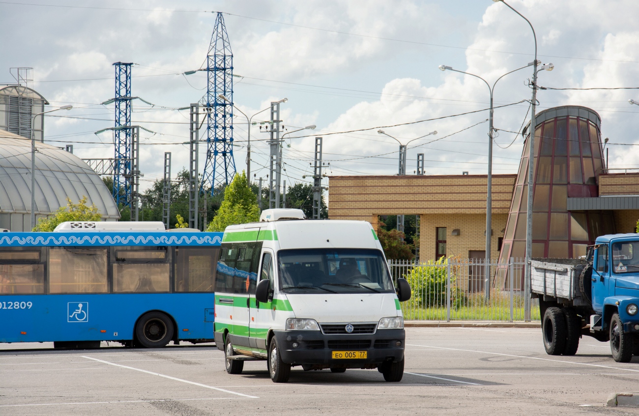 Москва, ЛиАЗ-4292.60 (1-2-1) № Н 625 УВ 777; Москва, FIAT Ducato 244 CSMMC-RLL, -RTL № ЕО 005 77