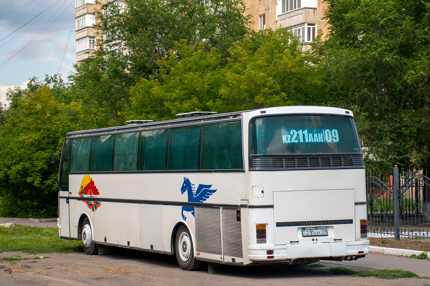 Карагандинская область, Setra S215HD № 211 AAK 09