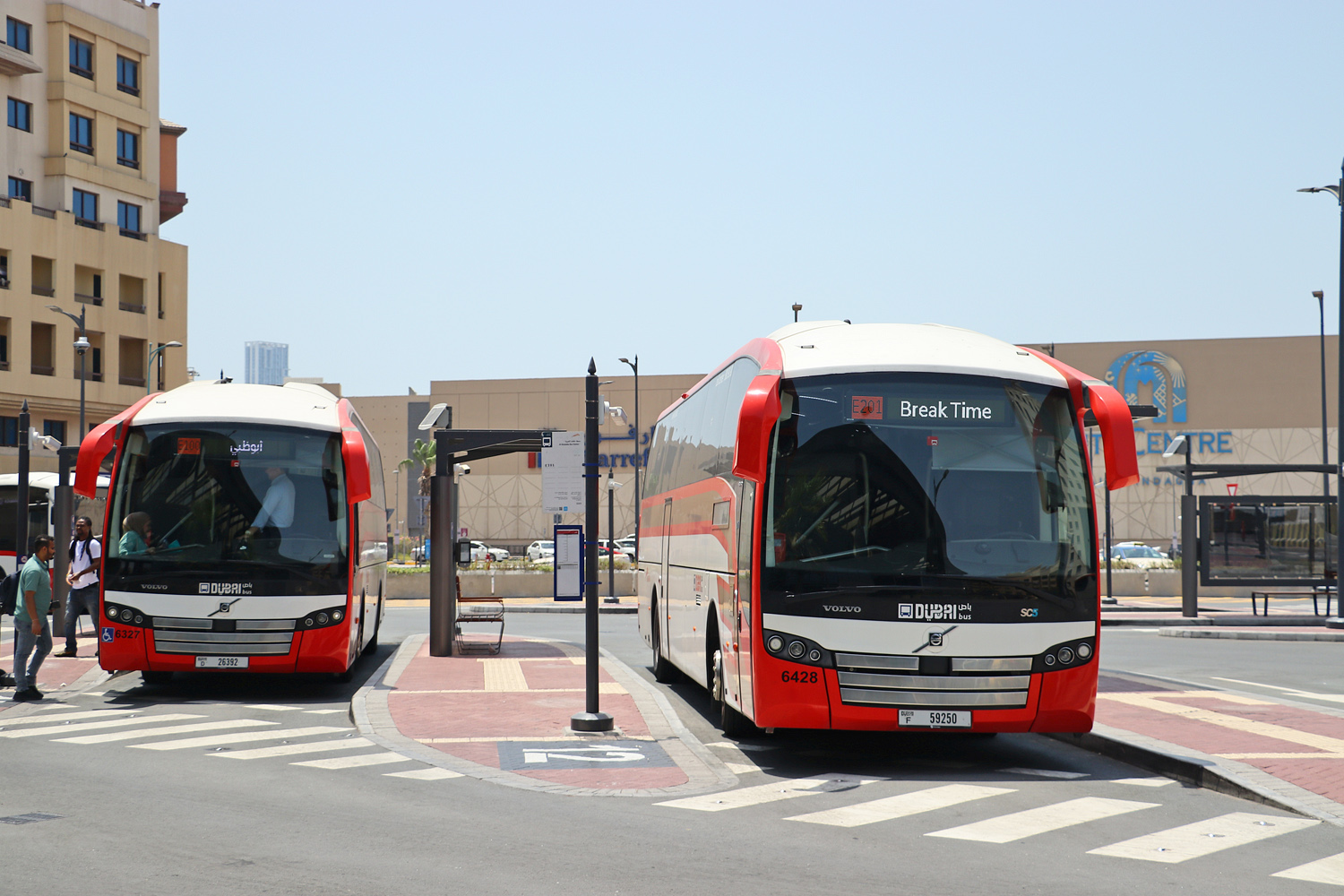 Аб’яднаныя Арабскія Эміраты, Sunsundegui SC5 13M № 6327; Аб’яднаныя Арабскія Эміраты, Sunsundegui SC5 13M № 6428