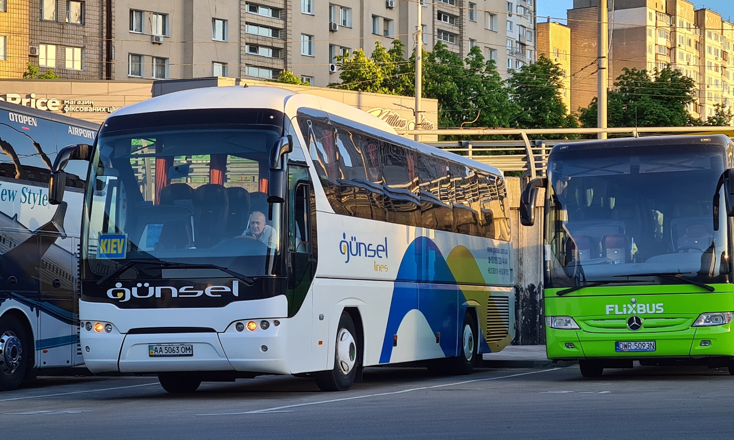 Киев, Neoplan P21 N2216SHD Tourliner SHD № AA 5063 OM