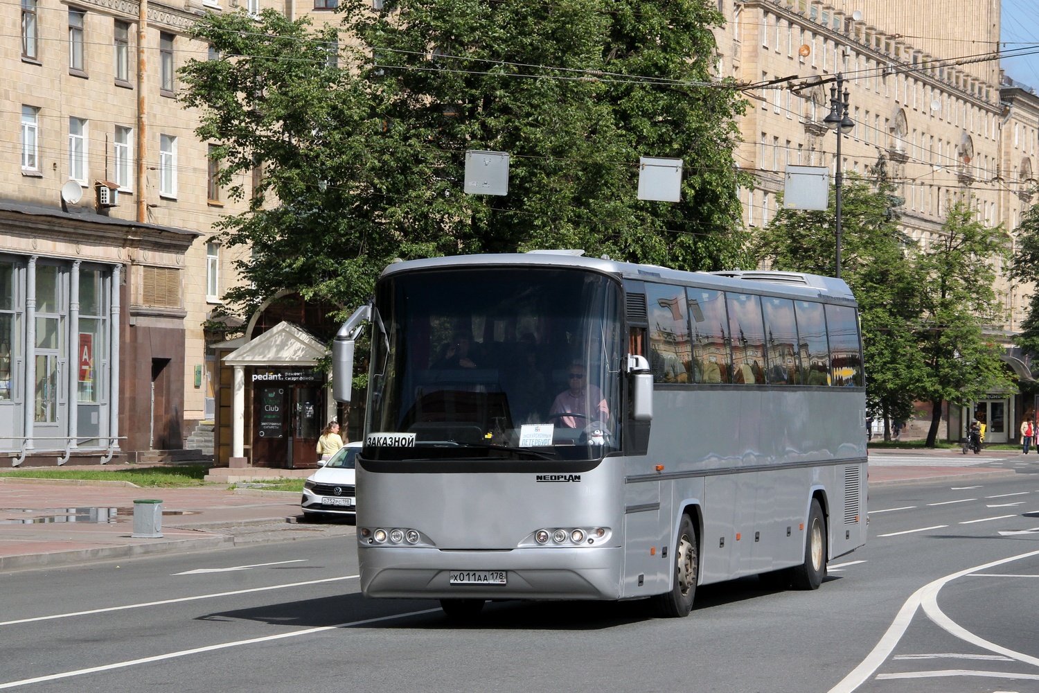 Санкт-Петербург, Neoplan N316SHD Transliner № Х 011 АА 178