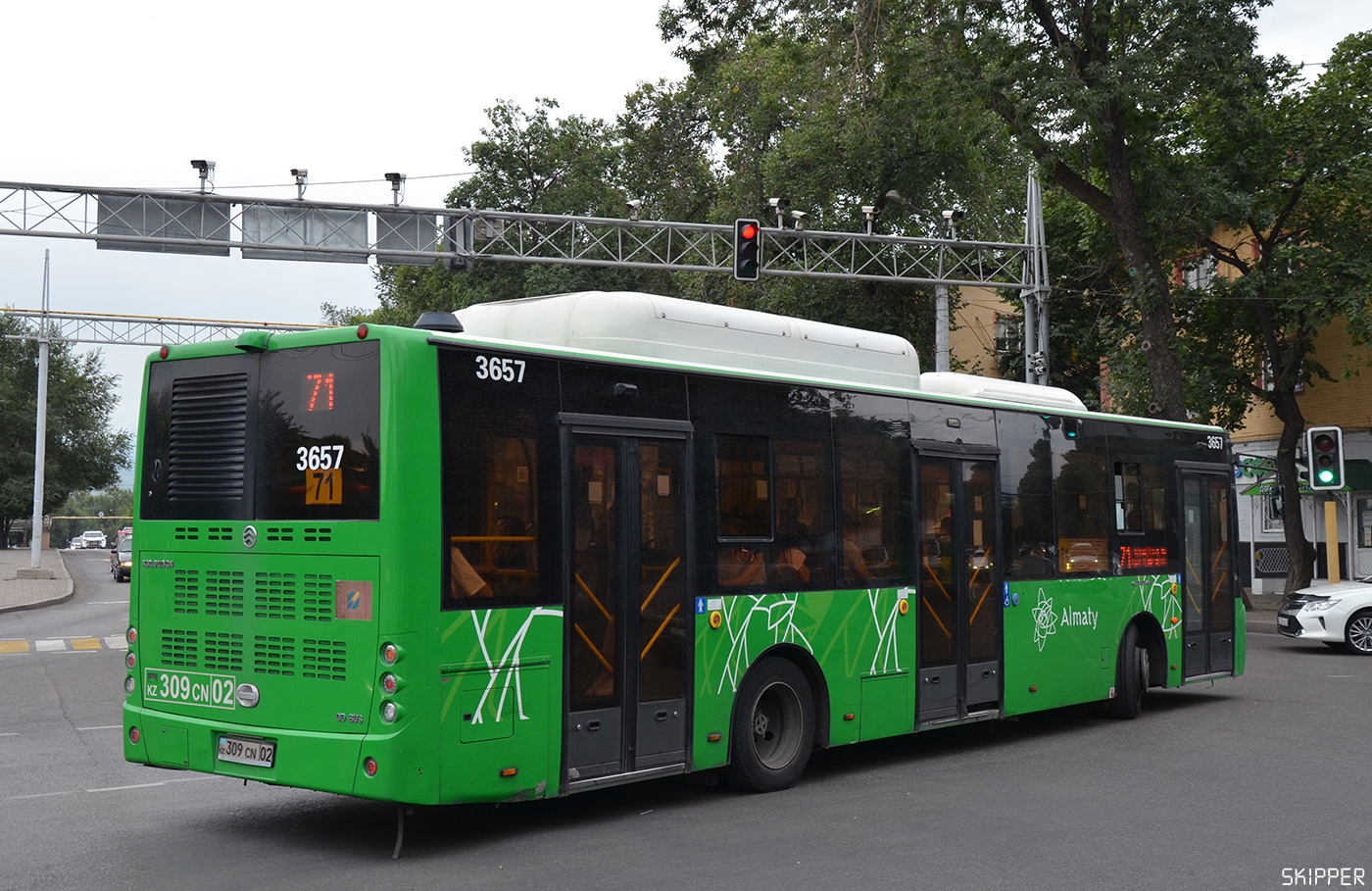 Алматы, Golden Dragon XML6125CN (Hyundai Trans Auto) № 3657 Алматы, Golden Dragon XML6125CN (Hyundai Trans Auto) № 3657