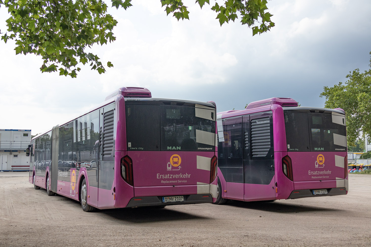 Severní Porýní-Vestfálsko, MAN 18C Lion's City 18 NG360 EfficientHybrid č. D-NV 2107; Hesenko — SEV · Riedbahn · Frankfurt am Main <> Mannheim · 15.07.2024 — 14.12.2024