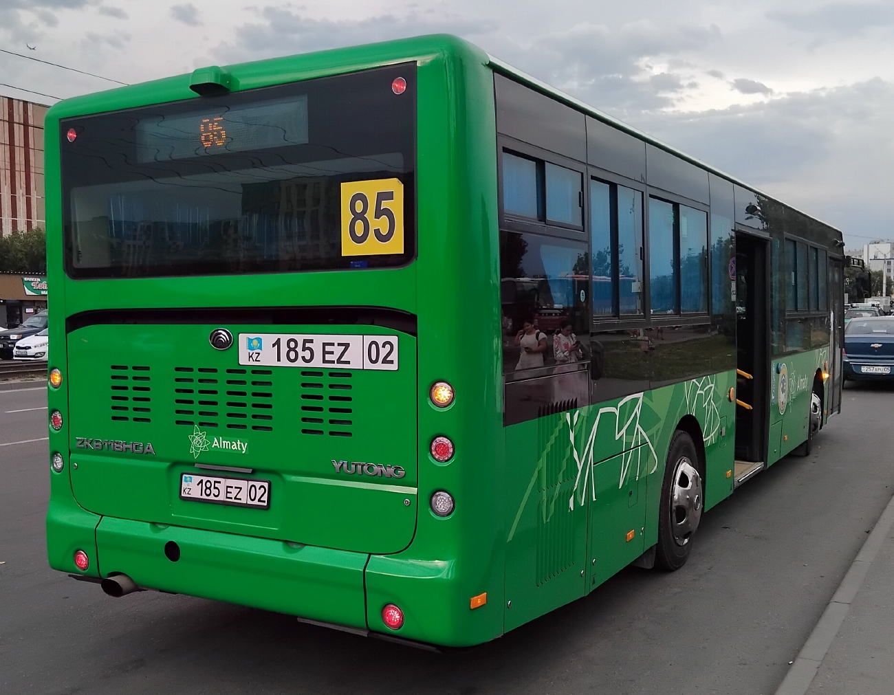 Алматы, Yutong ZK6118HGA (QazTehna) № 185 EZ 02