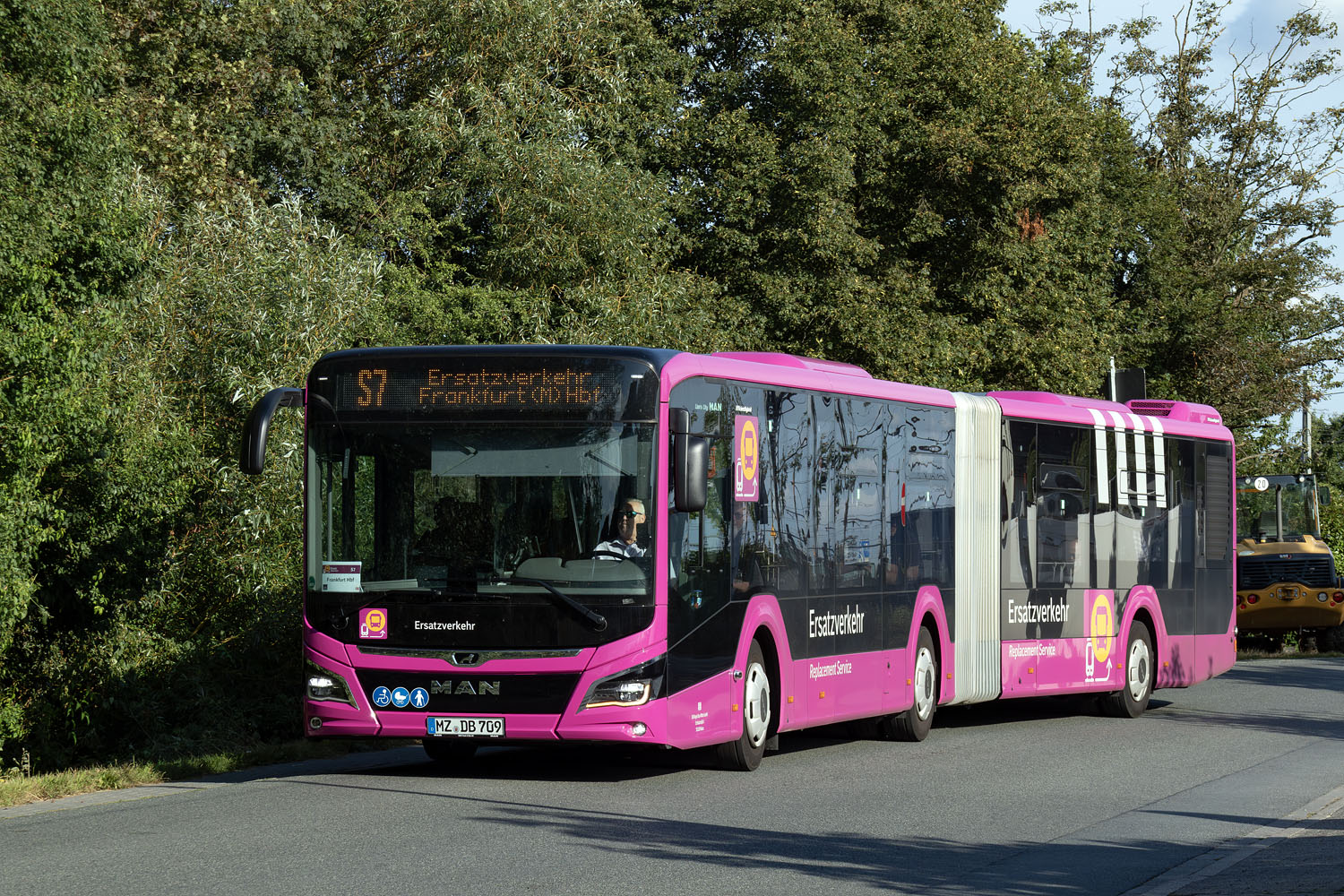 Rajna-Pfalz, MAN 18C Lion's City 18 NG360 EfficientHybrid sz.: MZ-DB 709; Hessen — SEV · Riedbahn · Frankfurt am Main <> Mannheim · 15.07.2024 — 14.12.2024