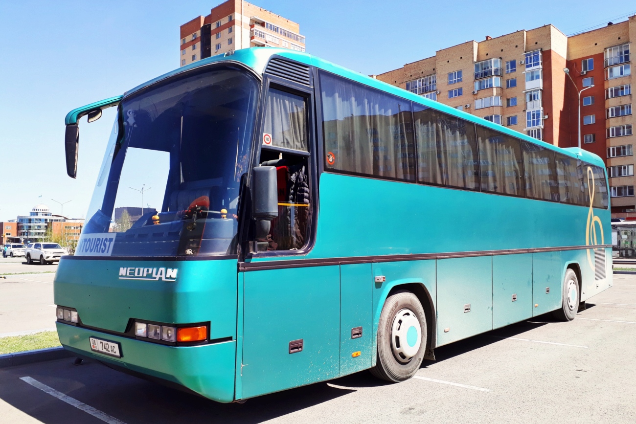 Кыргызстан, Neoplan N316SHD Transliner № 08 742 AC