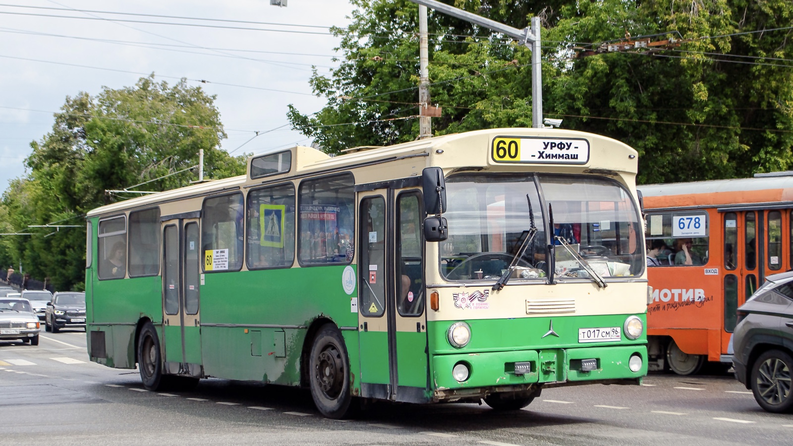 Свердловская область, Mercedes-Benz O305 № Т 017 СМ 96