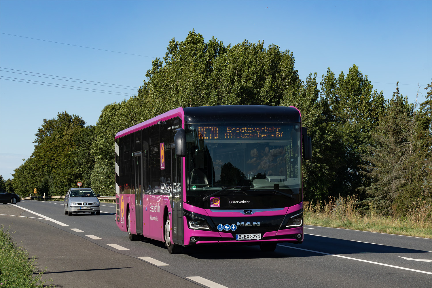 Brandenburg, MAN 43C Lion's Intercity LE 13 LEÜ360 EfficientHybrid # 827; Hesse — SEV · Riedbahn · Frankfurt am Main <> Mannheim · 15.07.2024 — 14.12.2024