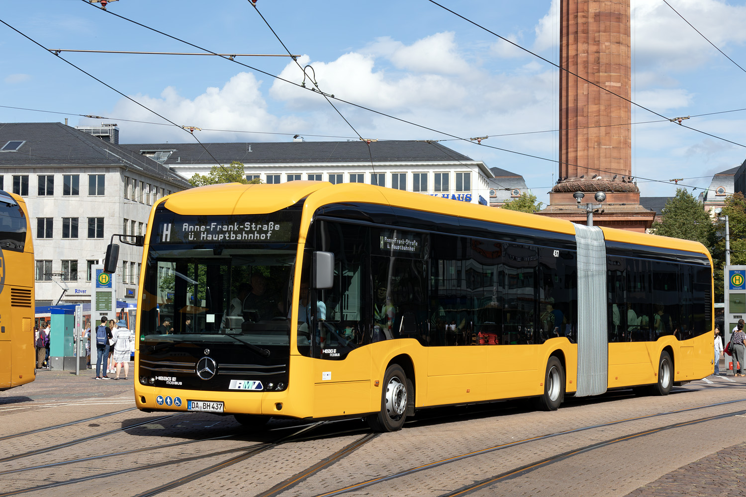 Гессен, Mercedes-Benz eCitaro G № 437; Гессен — Umleitungen · Gleisarbeiten am Ernst-Ludwigs-Platz · Darmstadt · 13.07.2024 — 25.08.2024