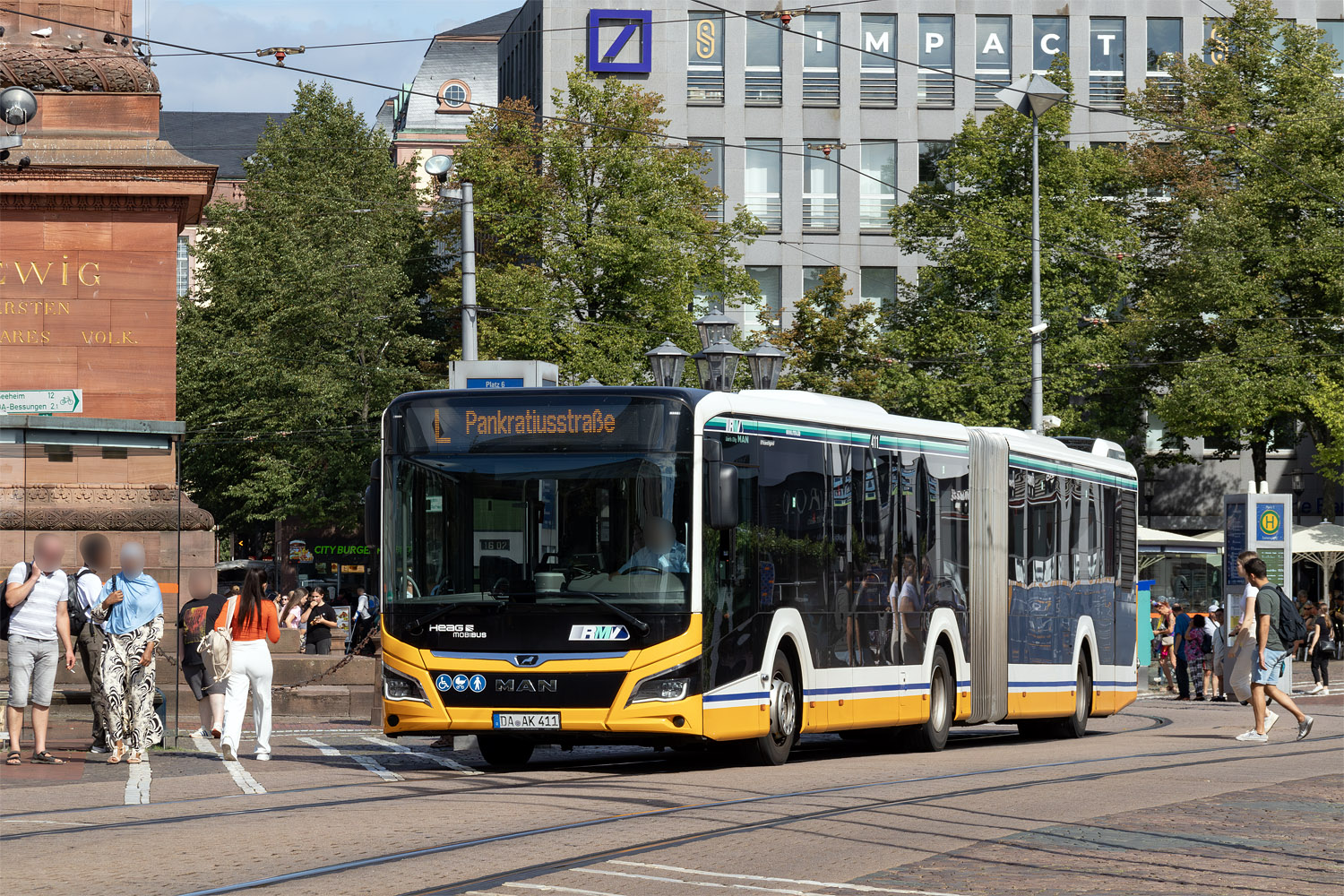 Гессен, MAN 18C Lion's City 18 NG330 EfficientHybrid № 411; Гессен — Umleitungen · Gleisarbeiten am Ernst-Ludwigs-Platz · Darmstadt · 13.07.2024 — 25.08.2024