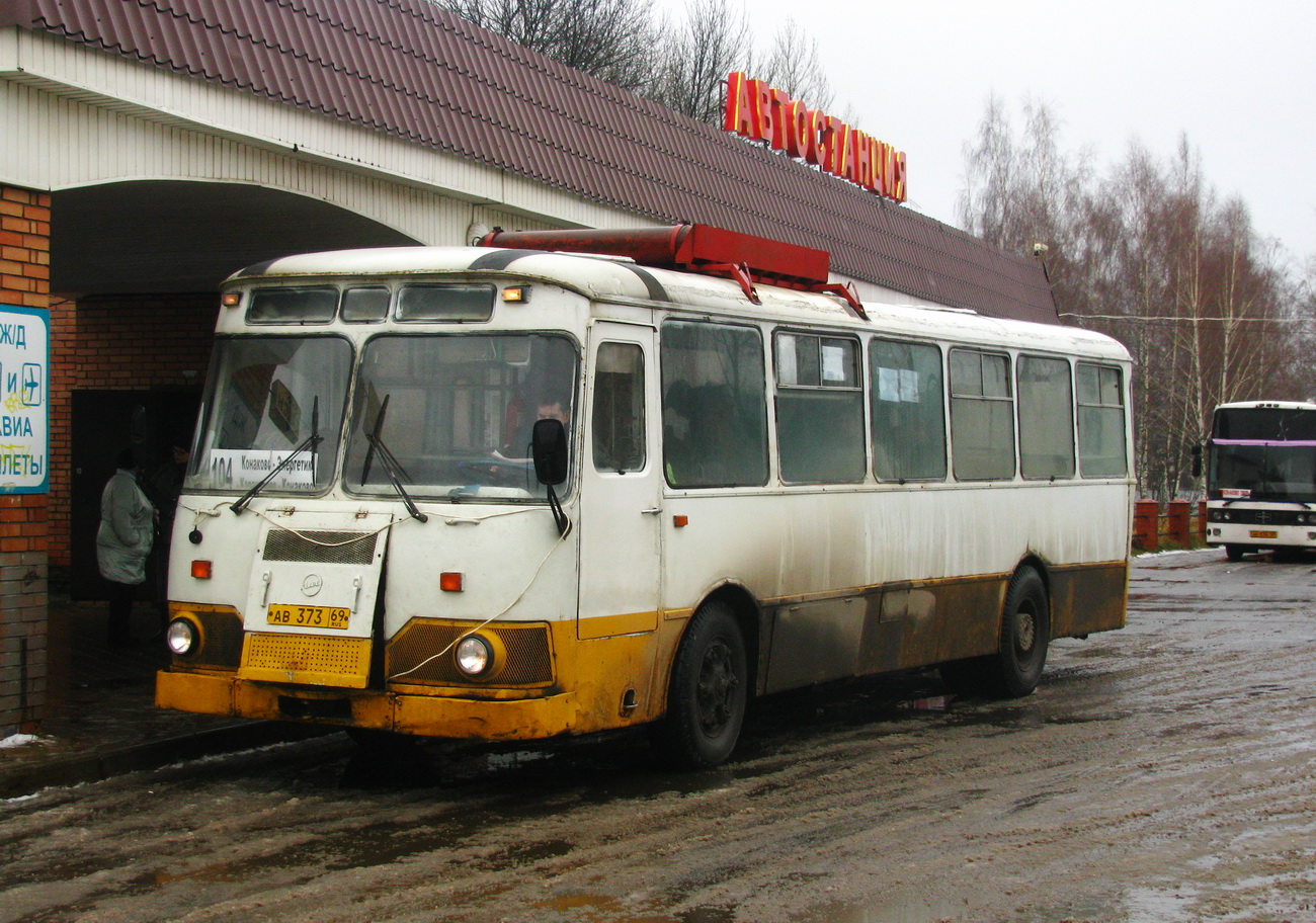 Tver Region, LiAZ-677M Nr. АВ 373 69