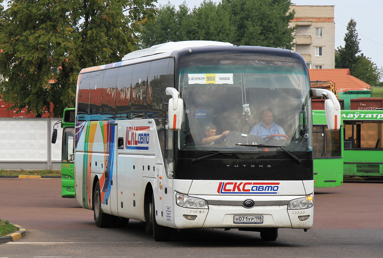 Санкт-Петербург, Yutong ZK6122H9 № Н 071 УР 198