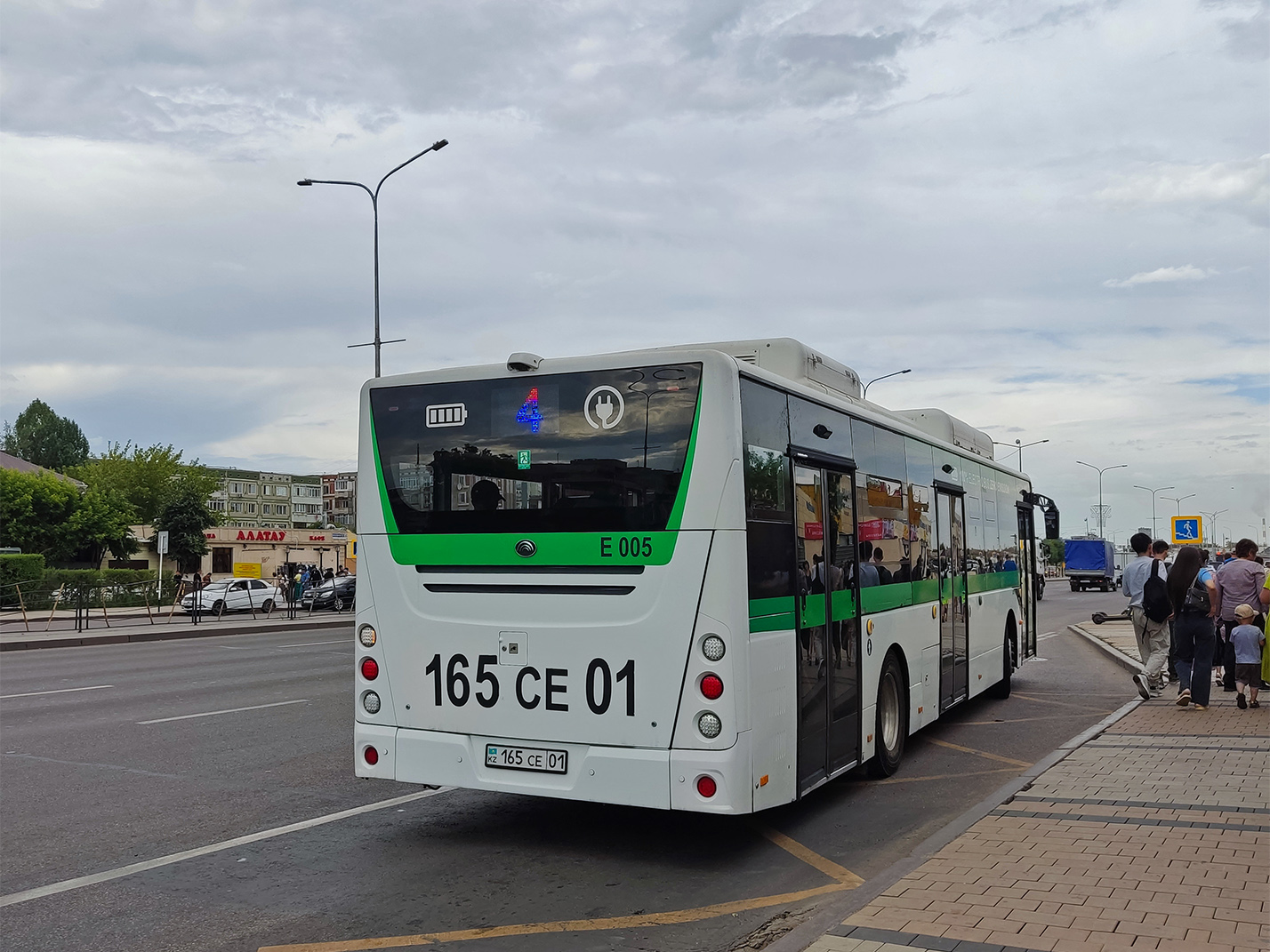 Астана, Yutong E12LF (ZK6128BEVG) (СарыаркаАвтоПром) № E005