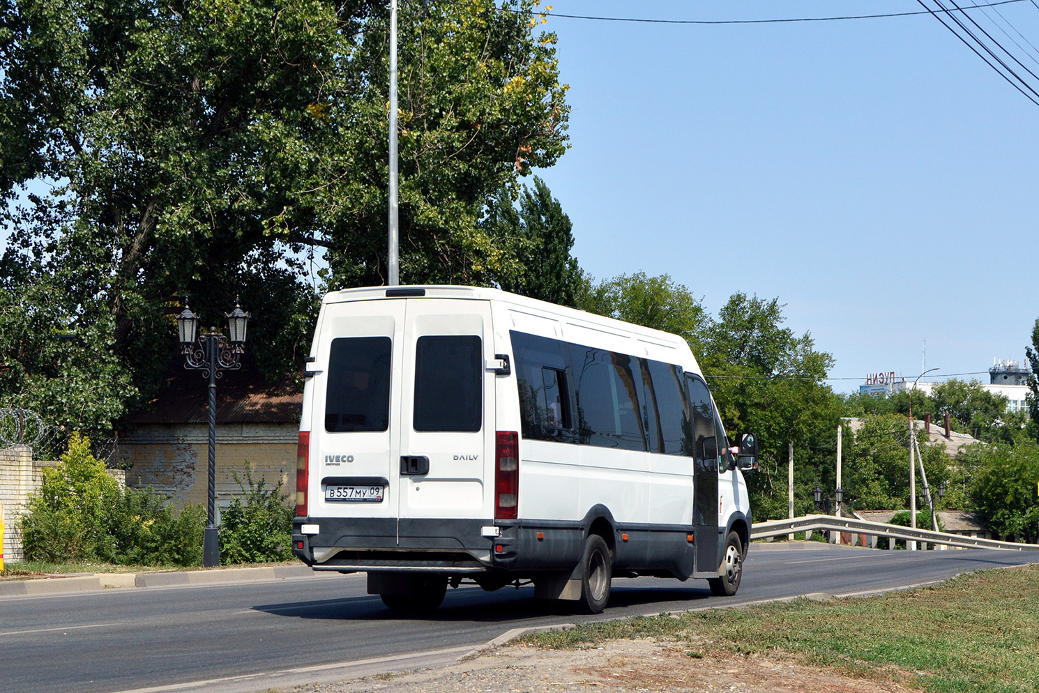 Карачаево-Черкесия, Нижегородец-2227UU (IVECO Daily) № В 557 МУ 09