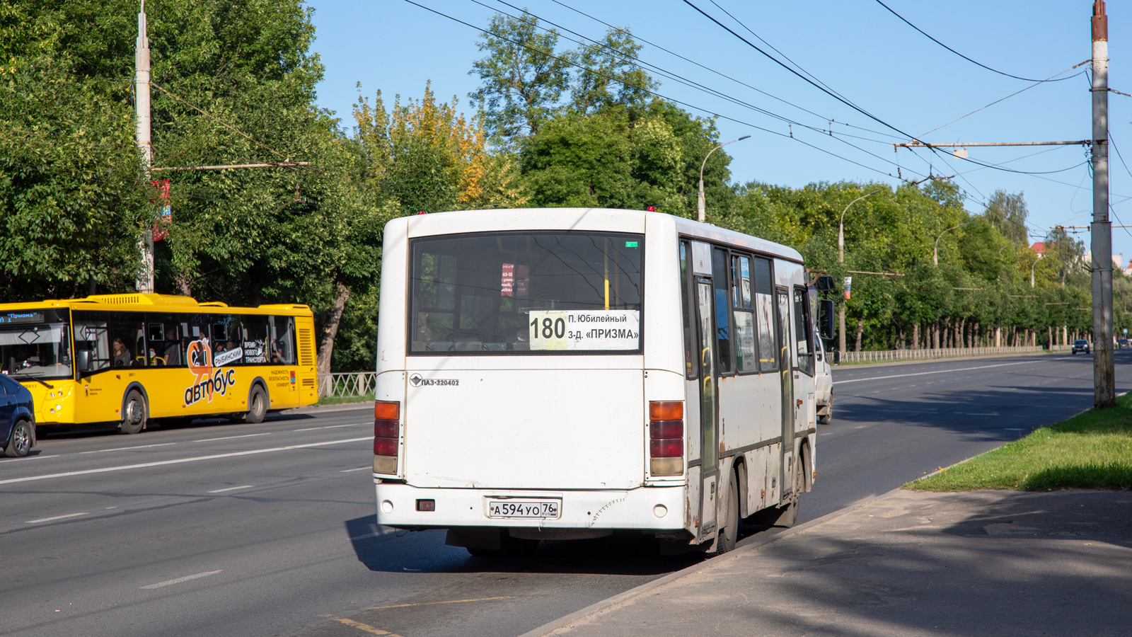 Jaroslavlská oblast, LiAZ-5292.65 č. 26011; Jaroslavlská oblast, PAZ-320402-05 č. А 594 УО 76