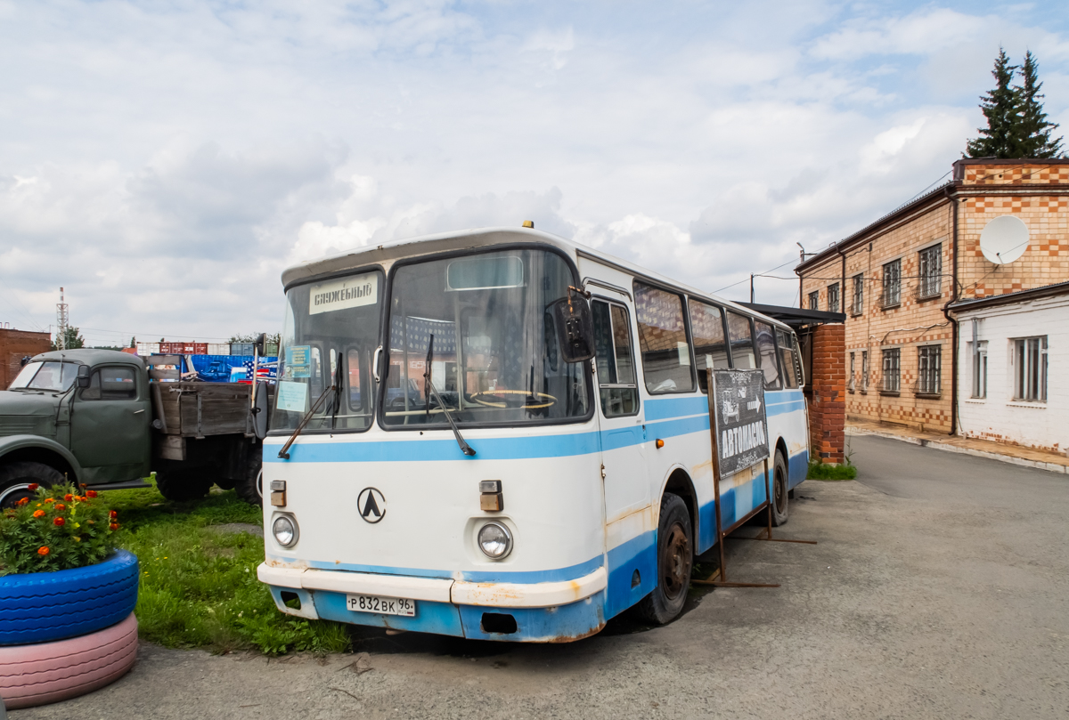 Szverdlovszki terület, LAZ-695N sz.: Р 832 ВК 96