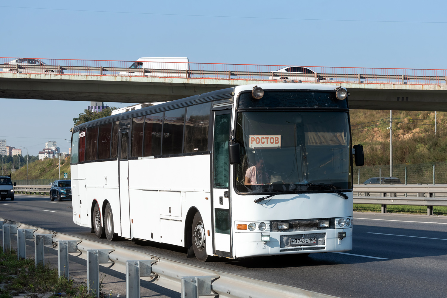 Obwód rostowski, Van Hool T8 Alizée 360NL Nr М 374 ХС 161