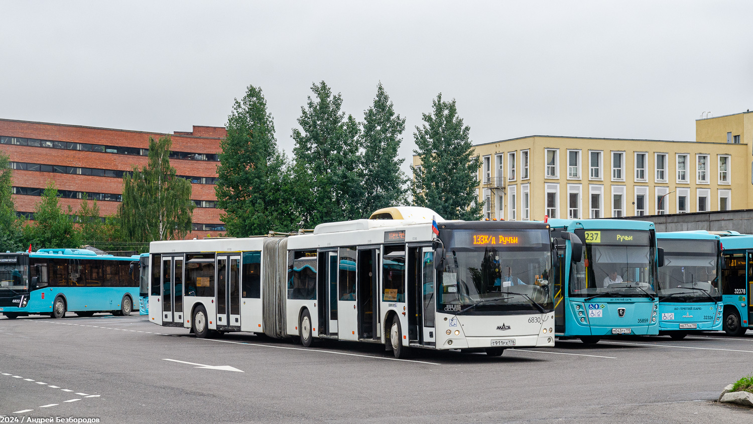 Sankt Petersburg, MAZ-215.069 Nr 6830