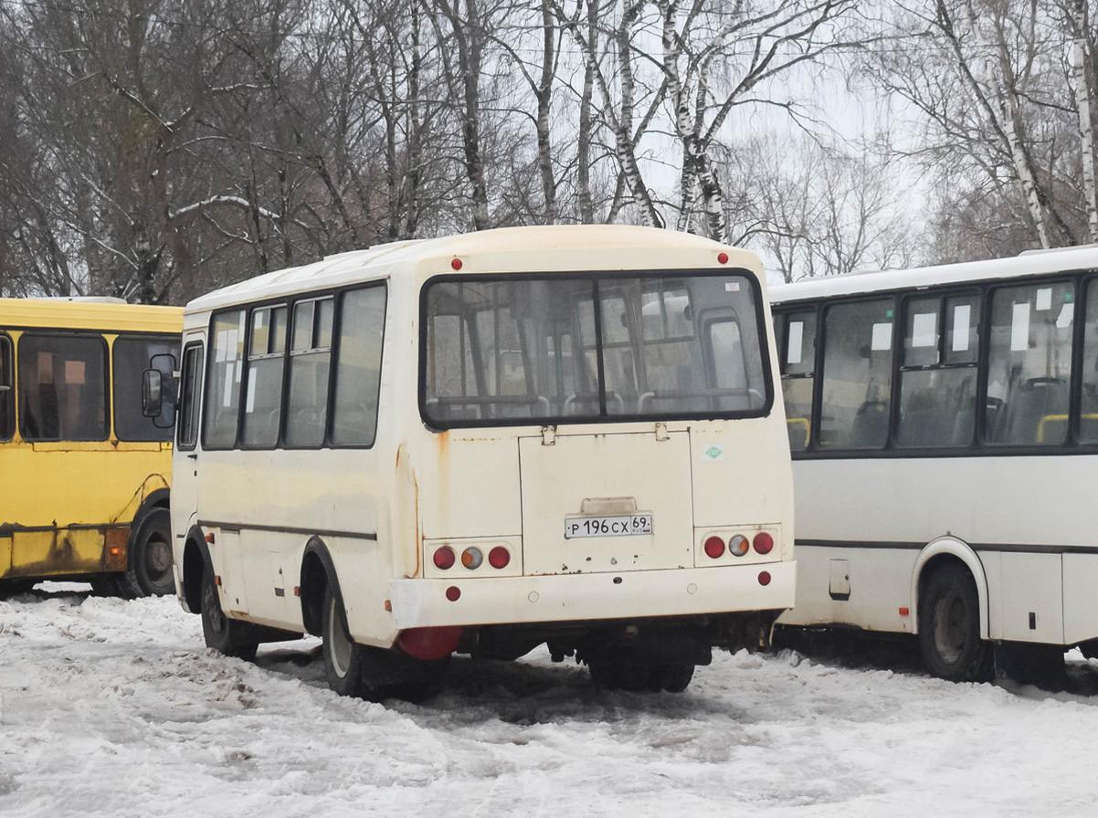 Тверская область, ЛиАЗ-5256.36 № А 089 СВ 69; Тверская область, ПАЗ-320530-22 № Р 196 СХ 69; Тверская область, ПАЗ-320412-04 "Вектор" № В 533 СА 69